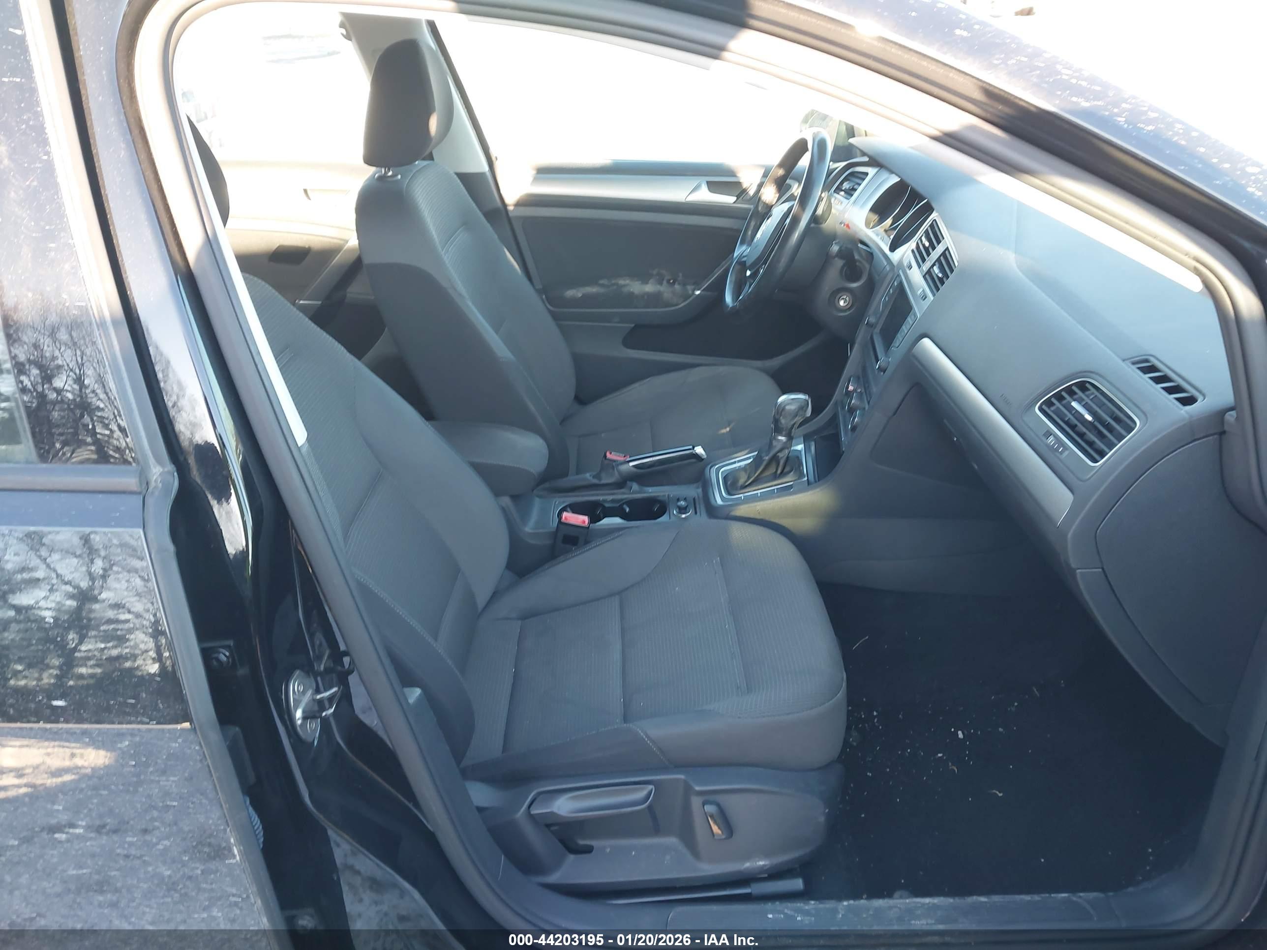 VOLKSWAGEN GOLF image 5