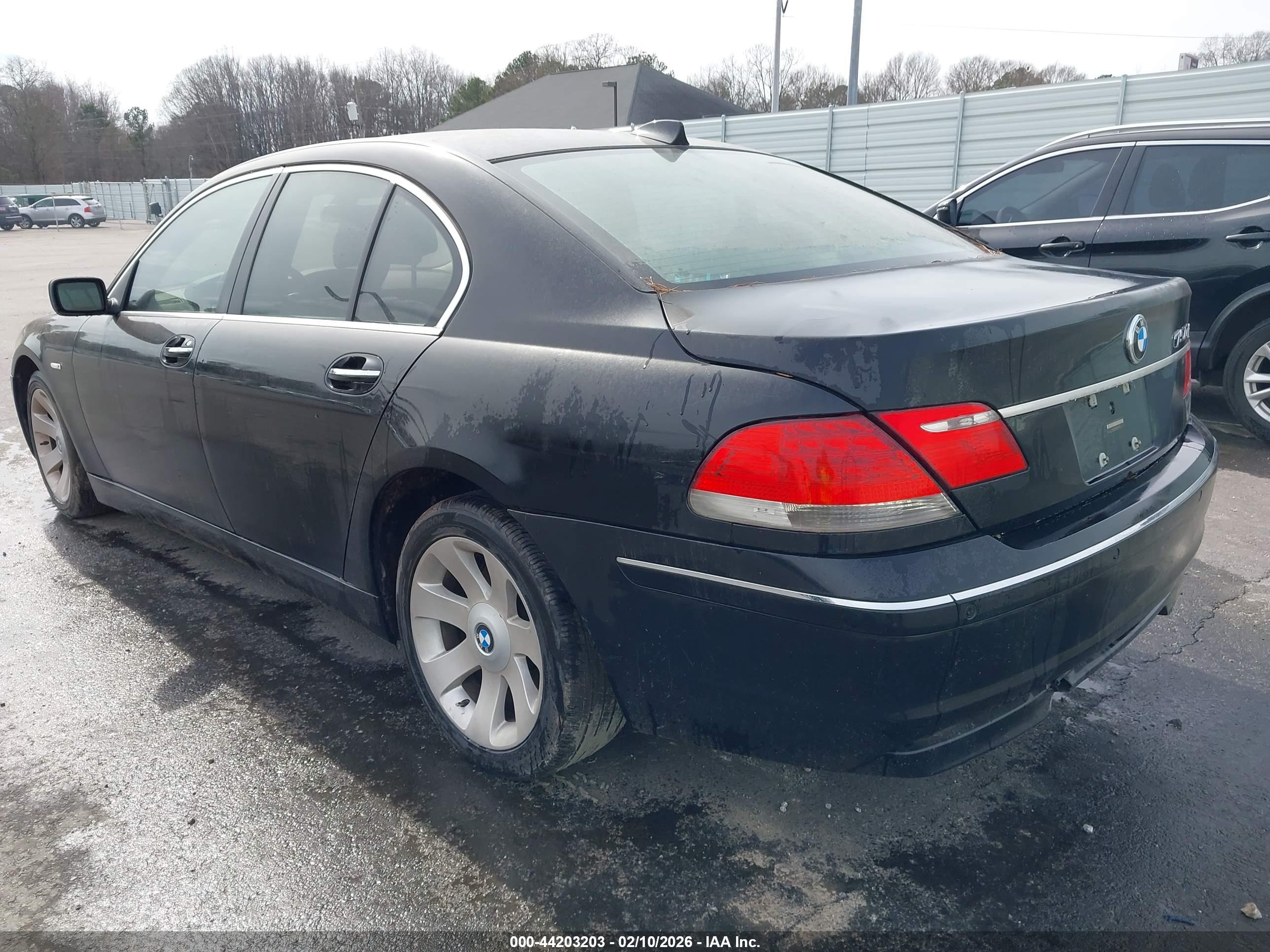 BMW 750I image 3
