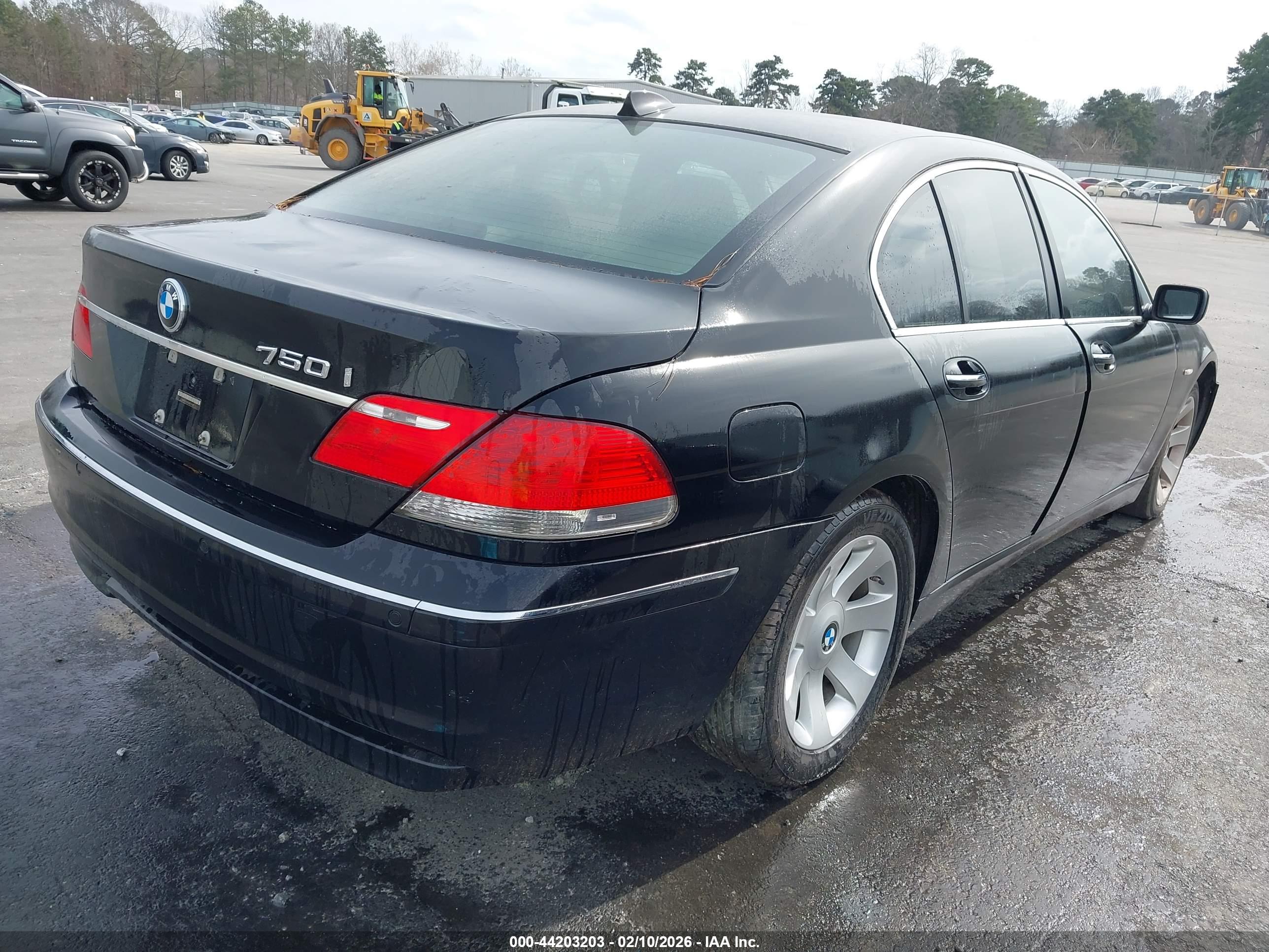 BMW 750I image 4