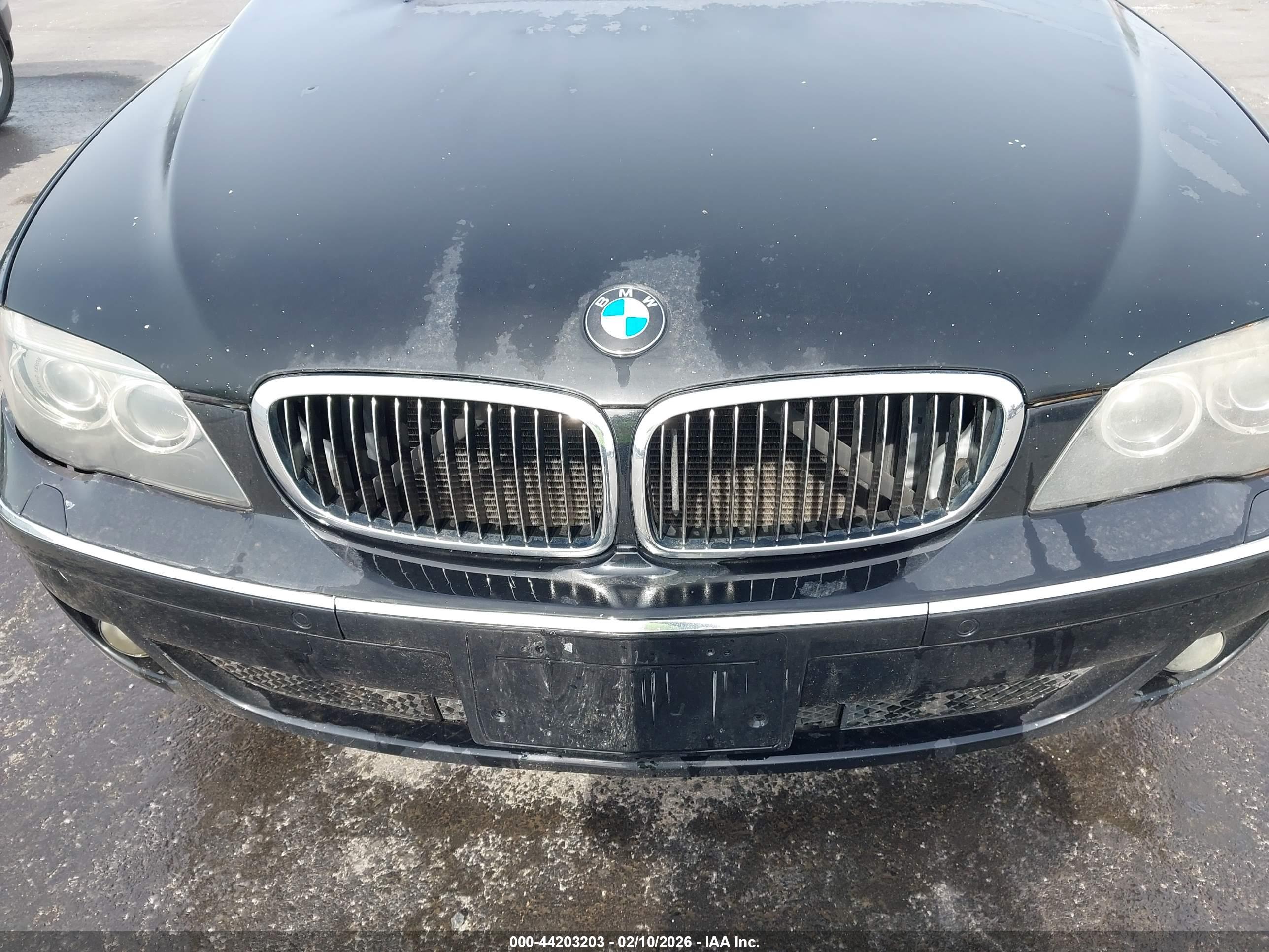 BMW 750I image 6