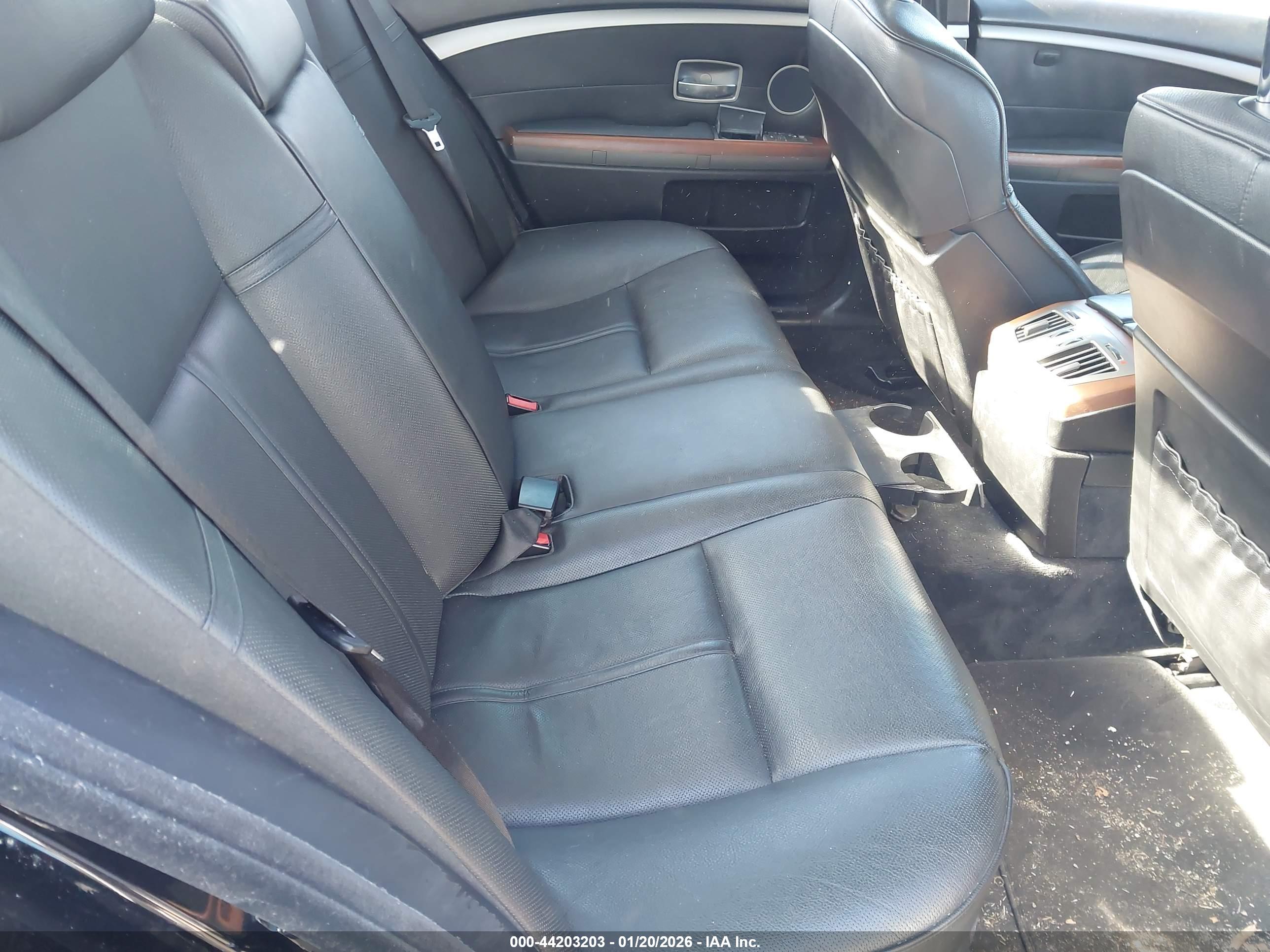 BMW 750I image 8