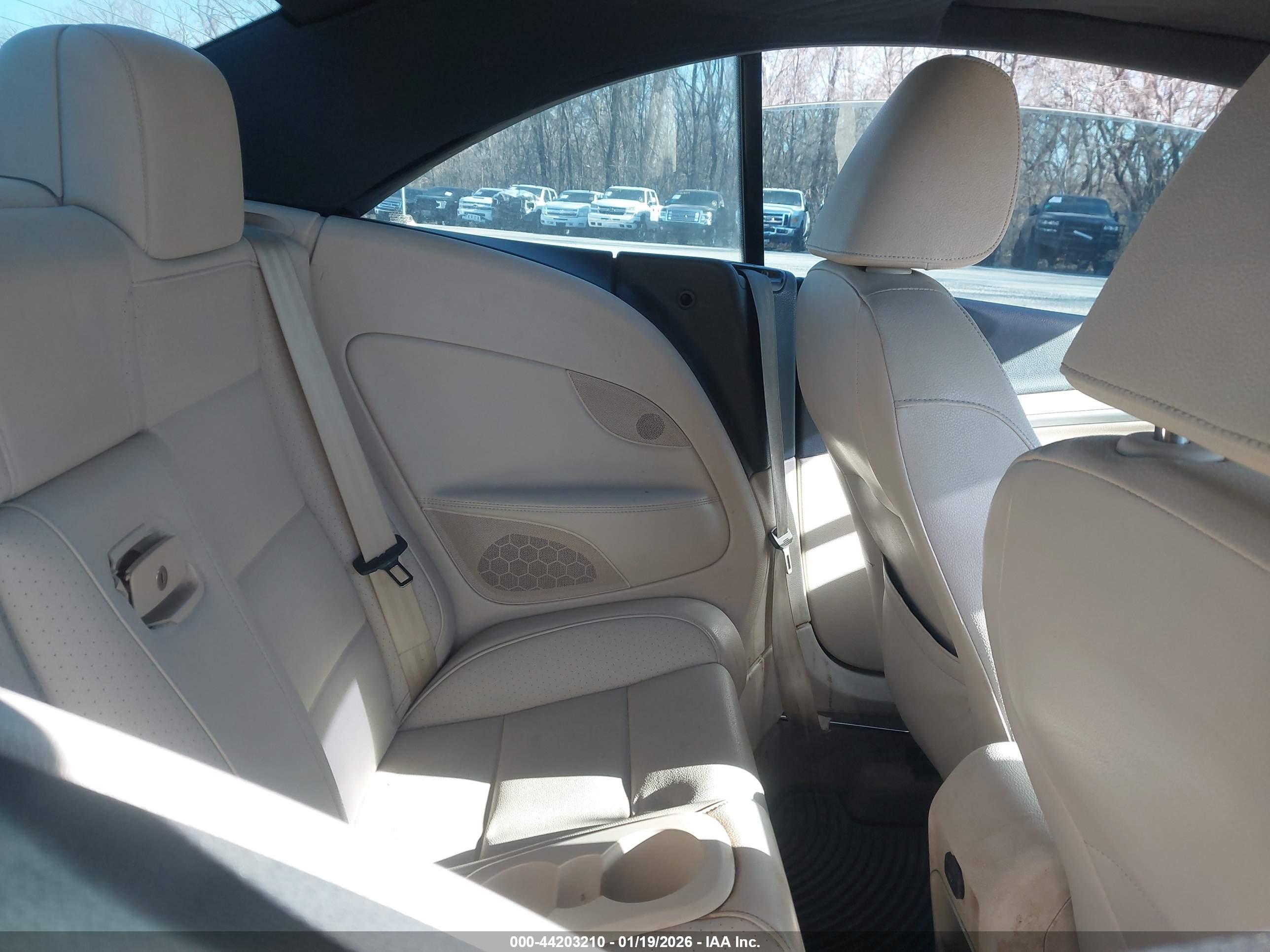 VOLKSWAGEN EOS image 8