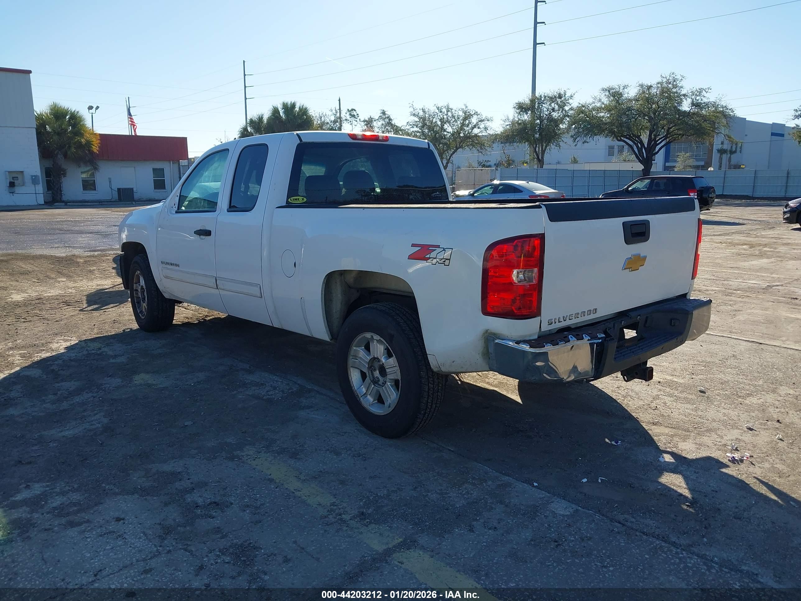 CHEVROLET SILVERADO image 3