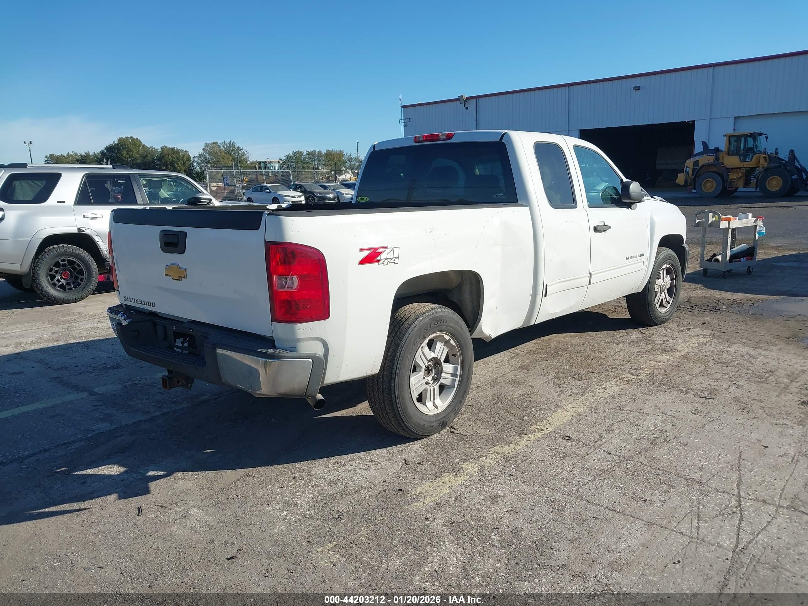 CHEVROLET SILVERADO image 4