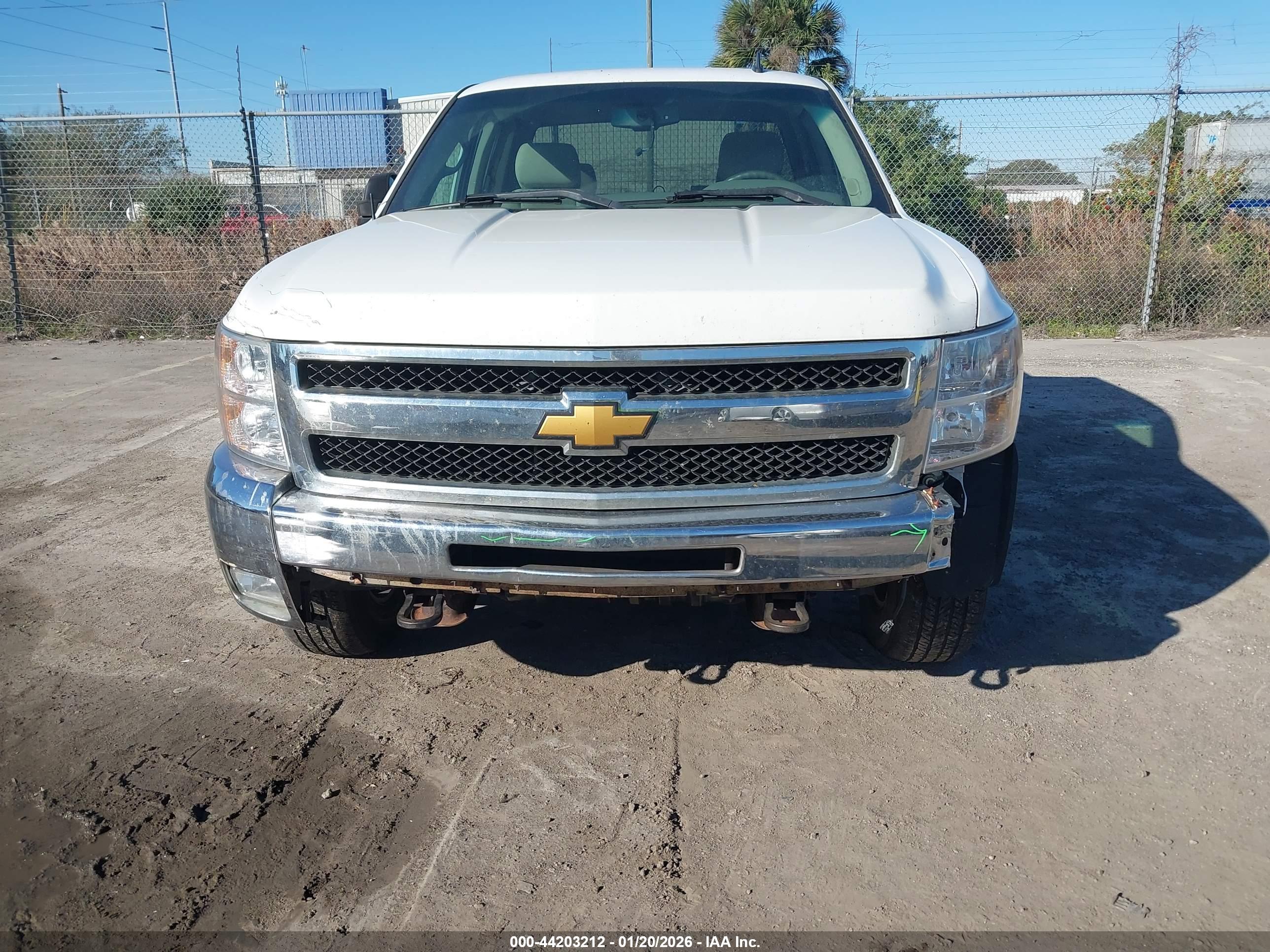 CHEVROLET SILVERADO image 6