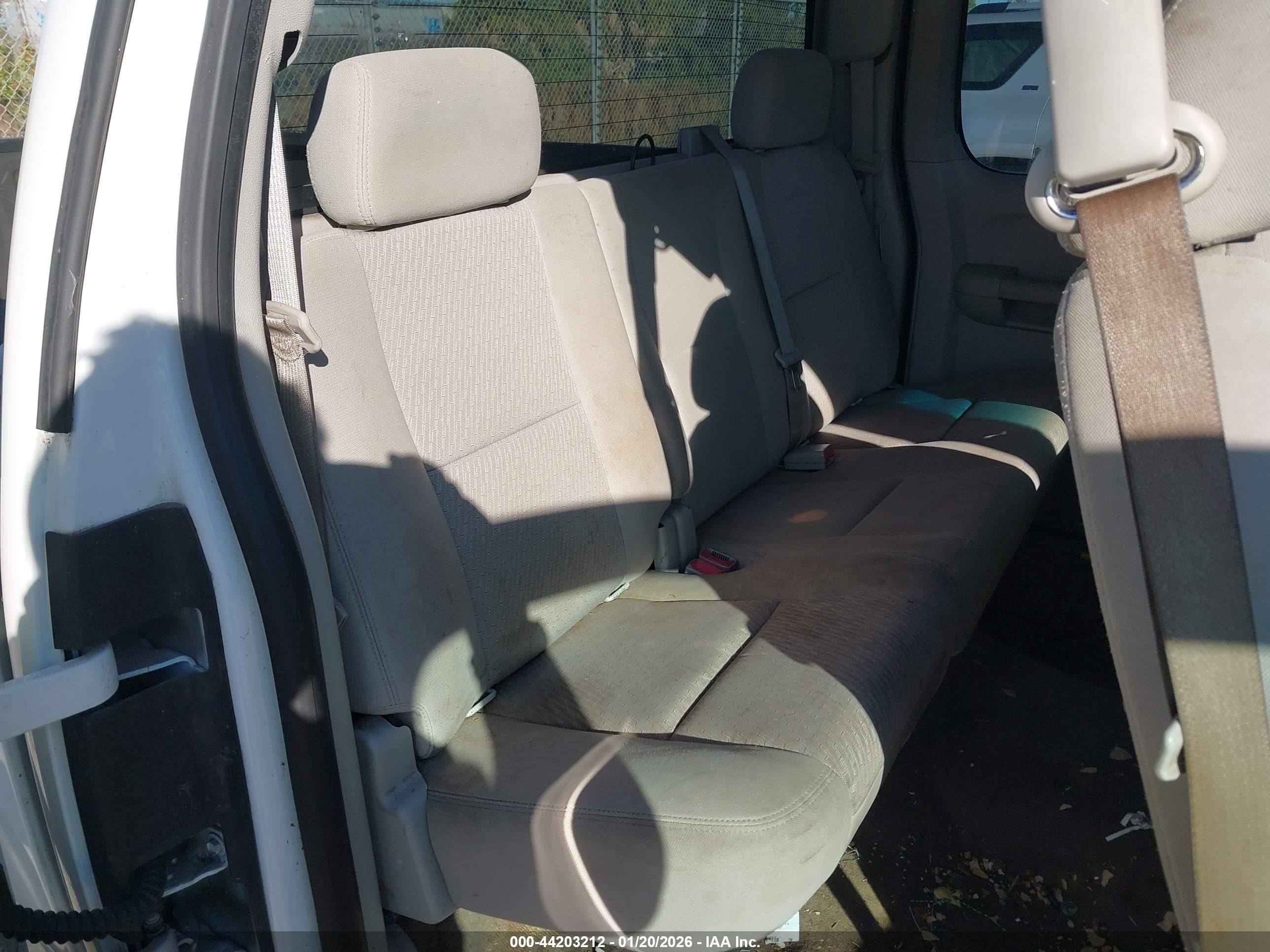 CHEVROLET SILVERADO image 8