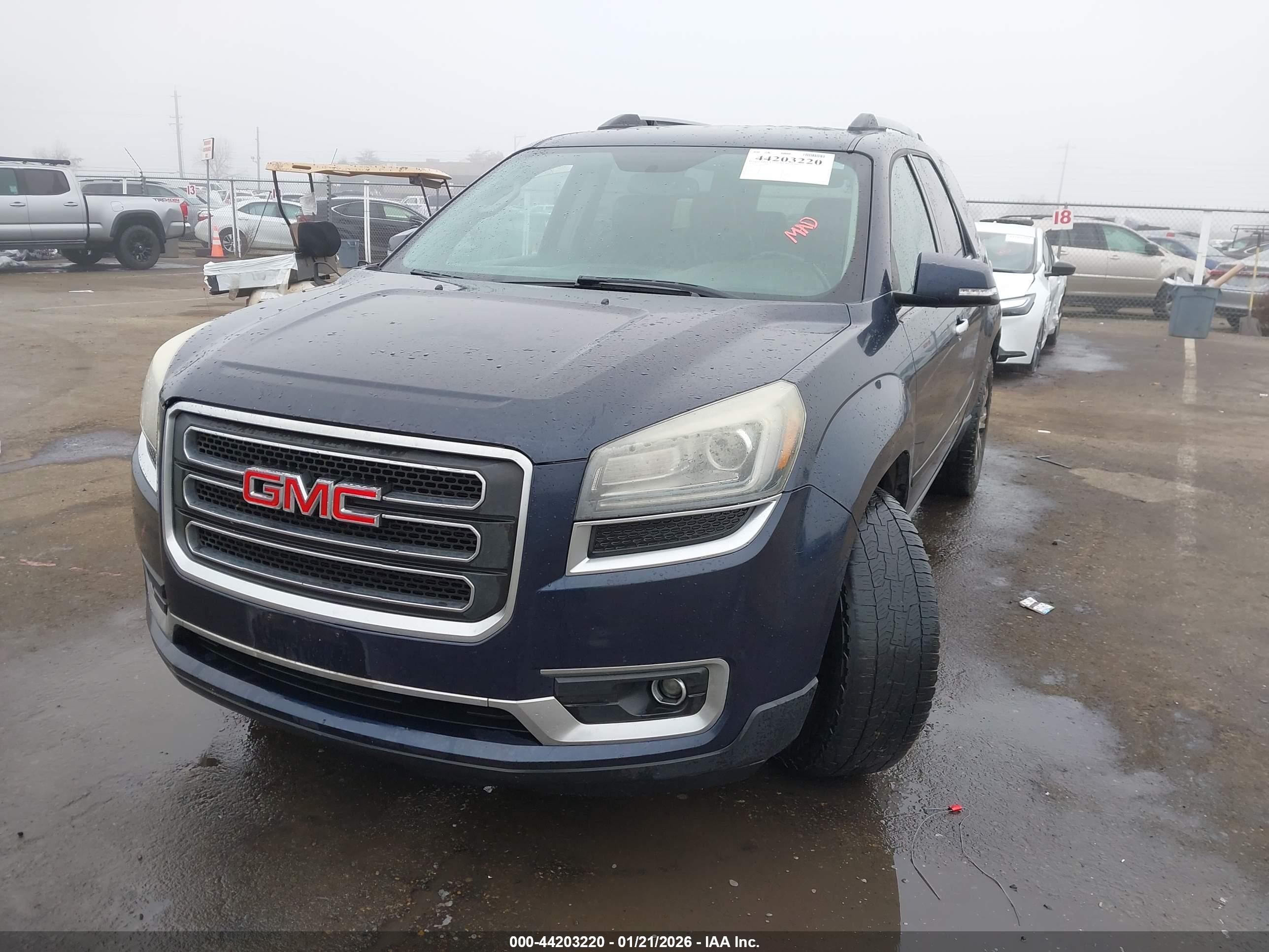 GMC ACADIA image 2