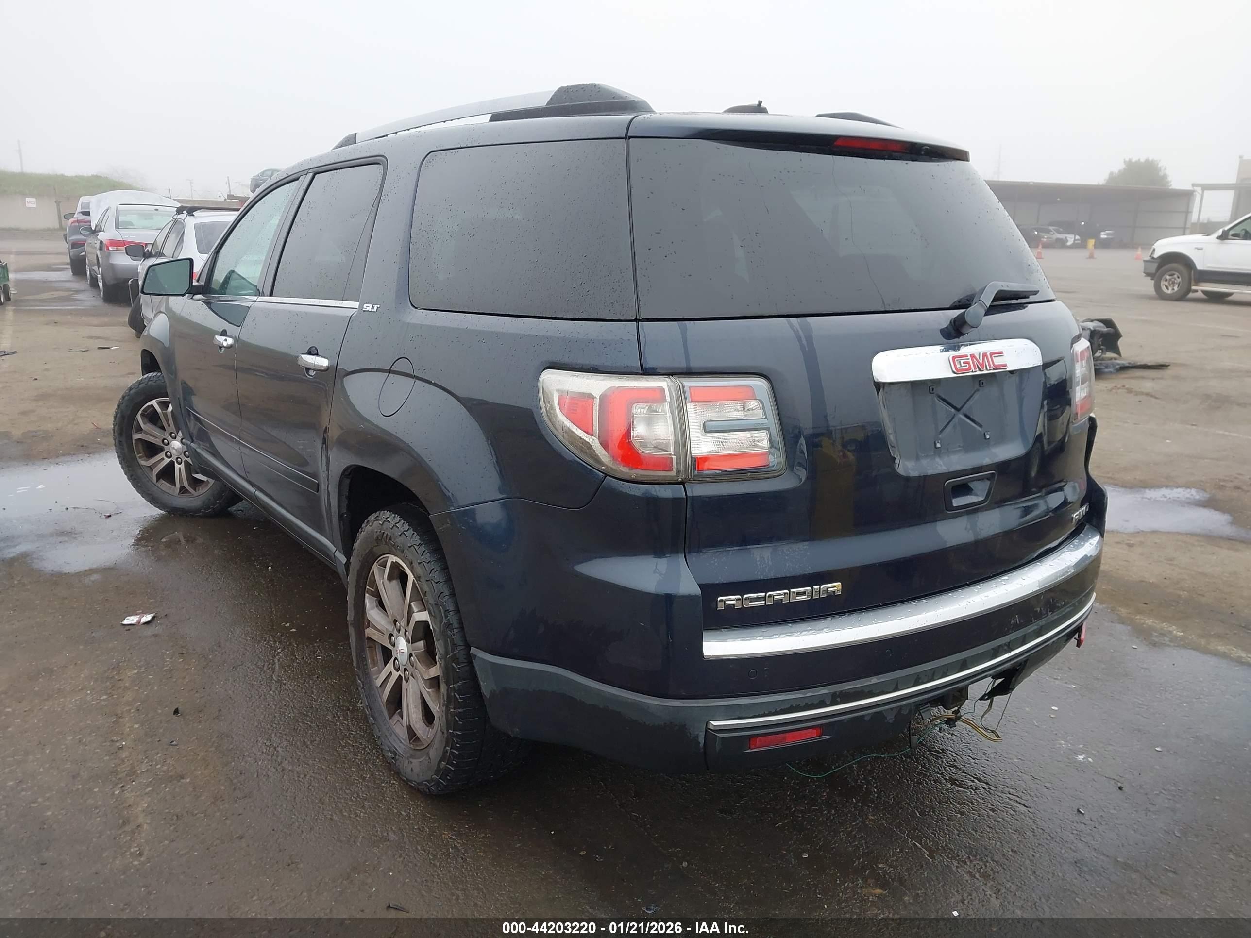 GMC ACADIA image 3