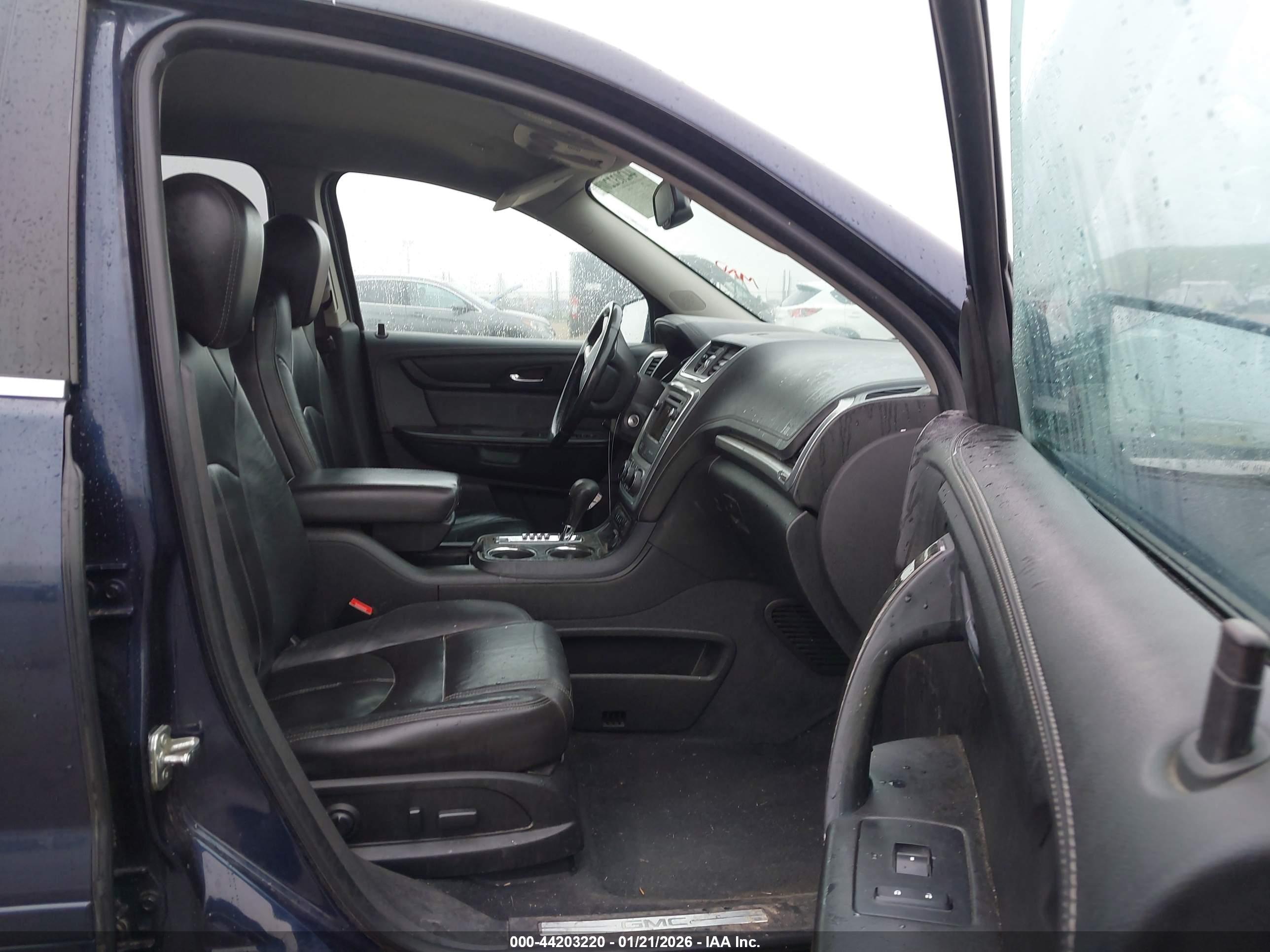 GMC ACADIA image 5