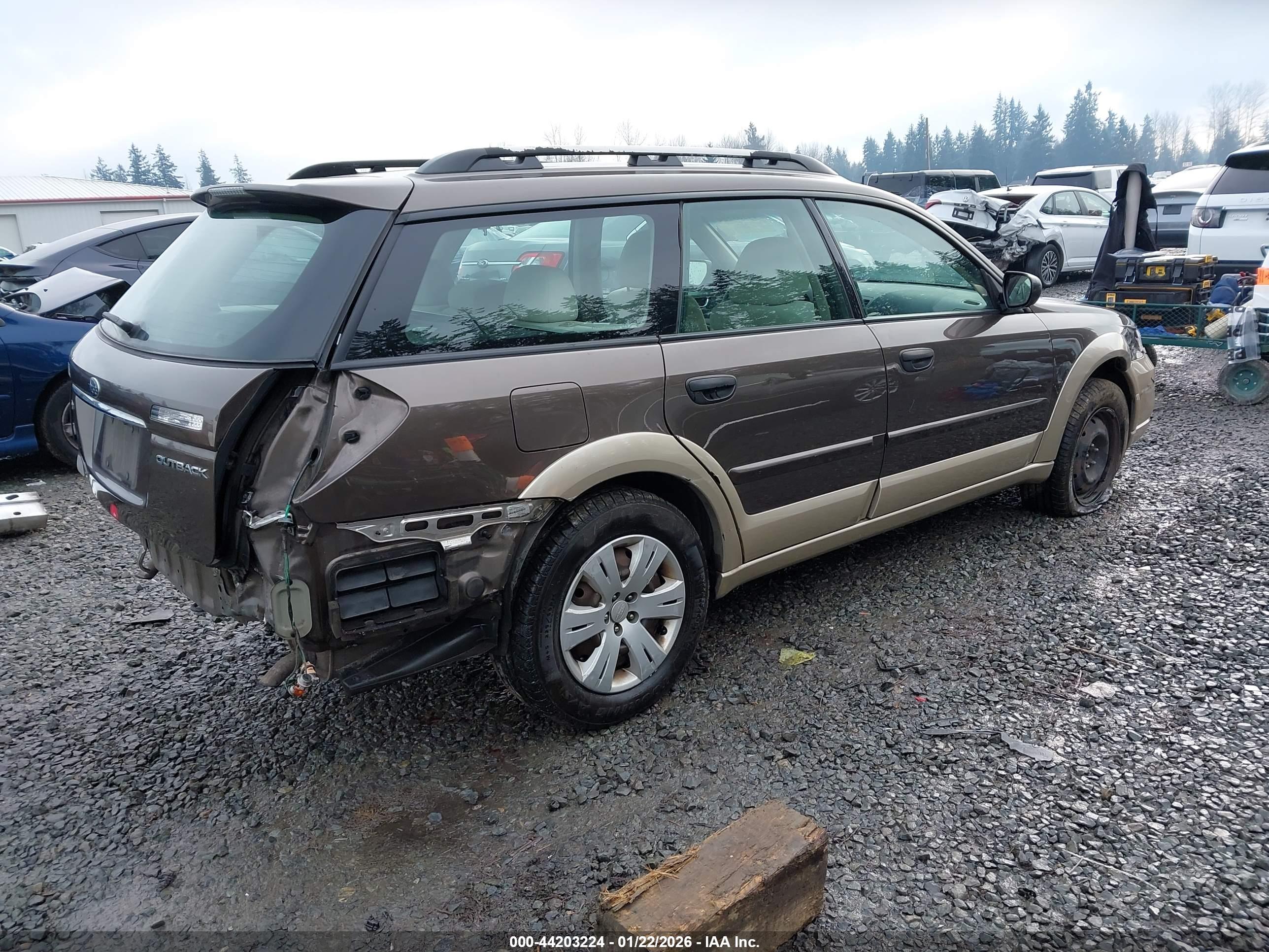 SUBARU OUTBACK image 4