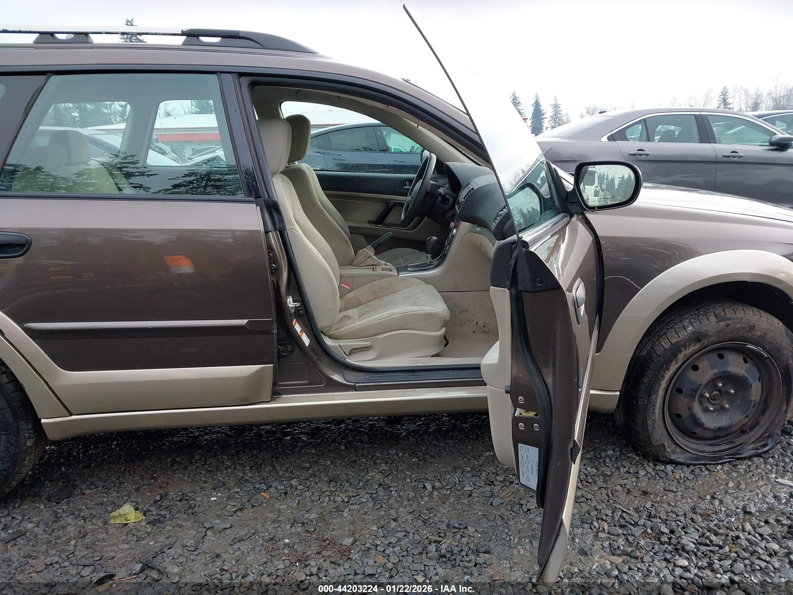 SUBARU OUTBACK image 5
