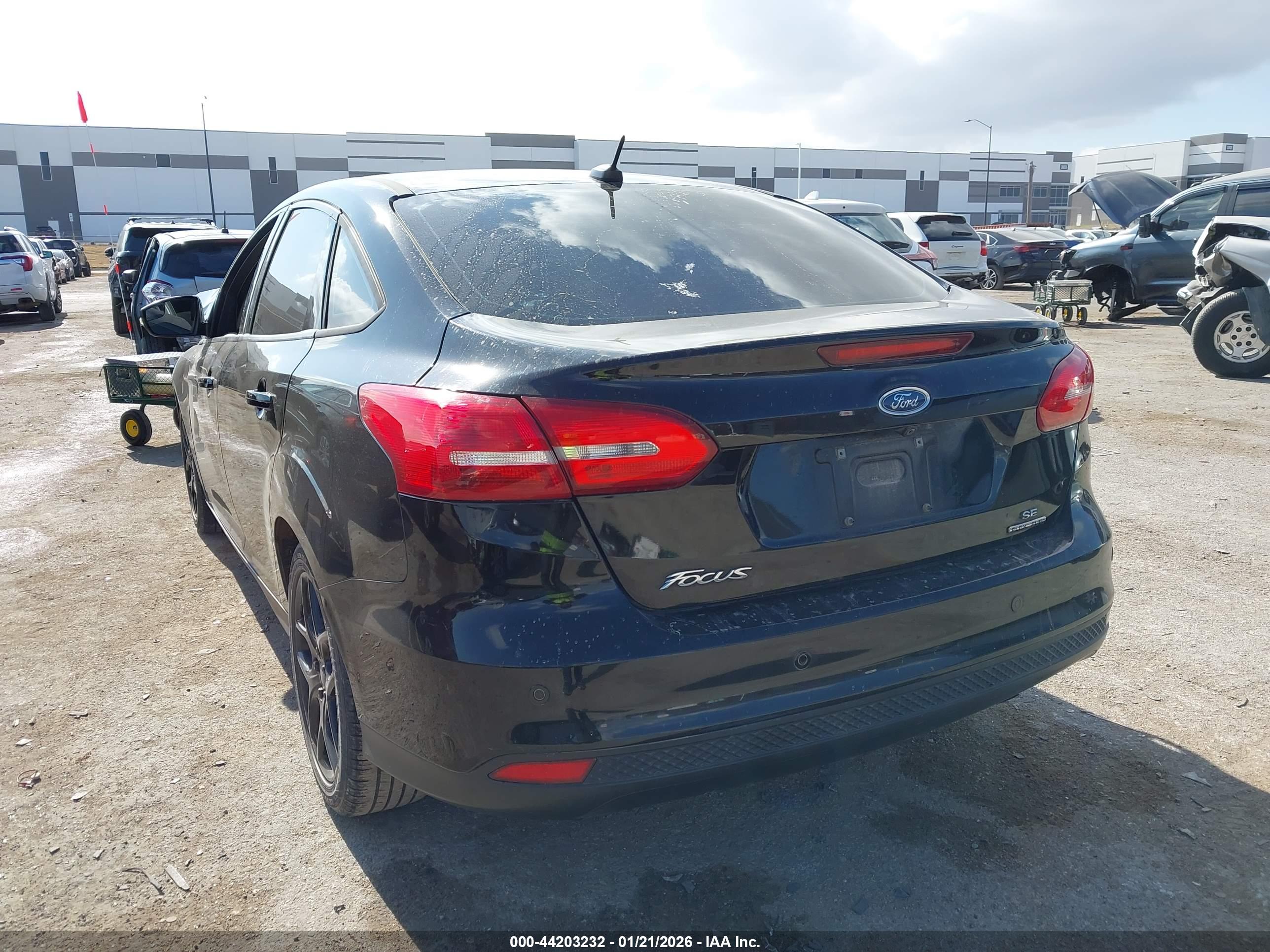 FORD FOCUS image 3