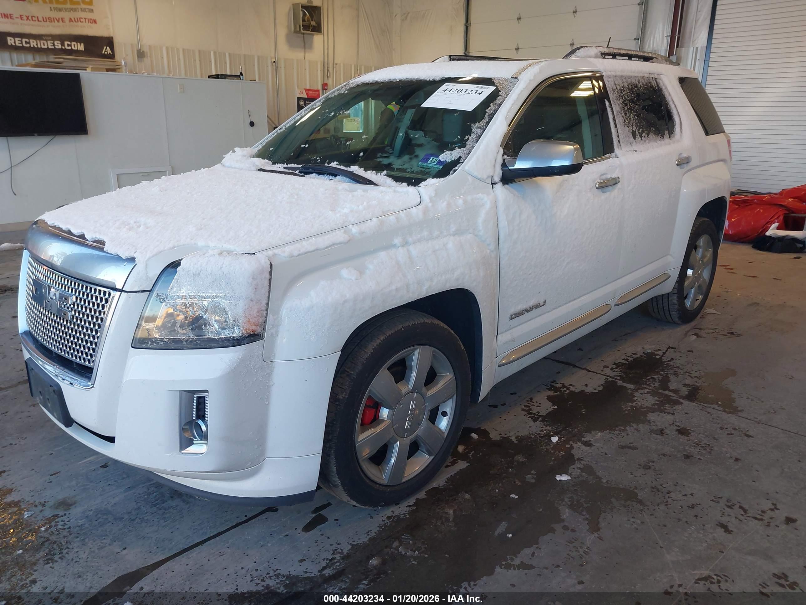 GMC TERRAIN image 2