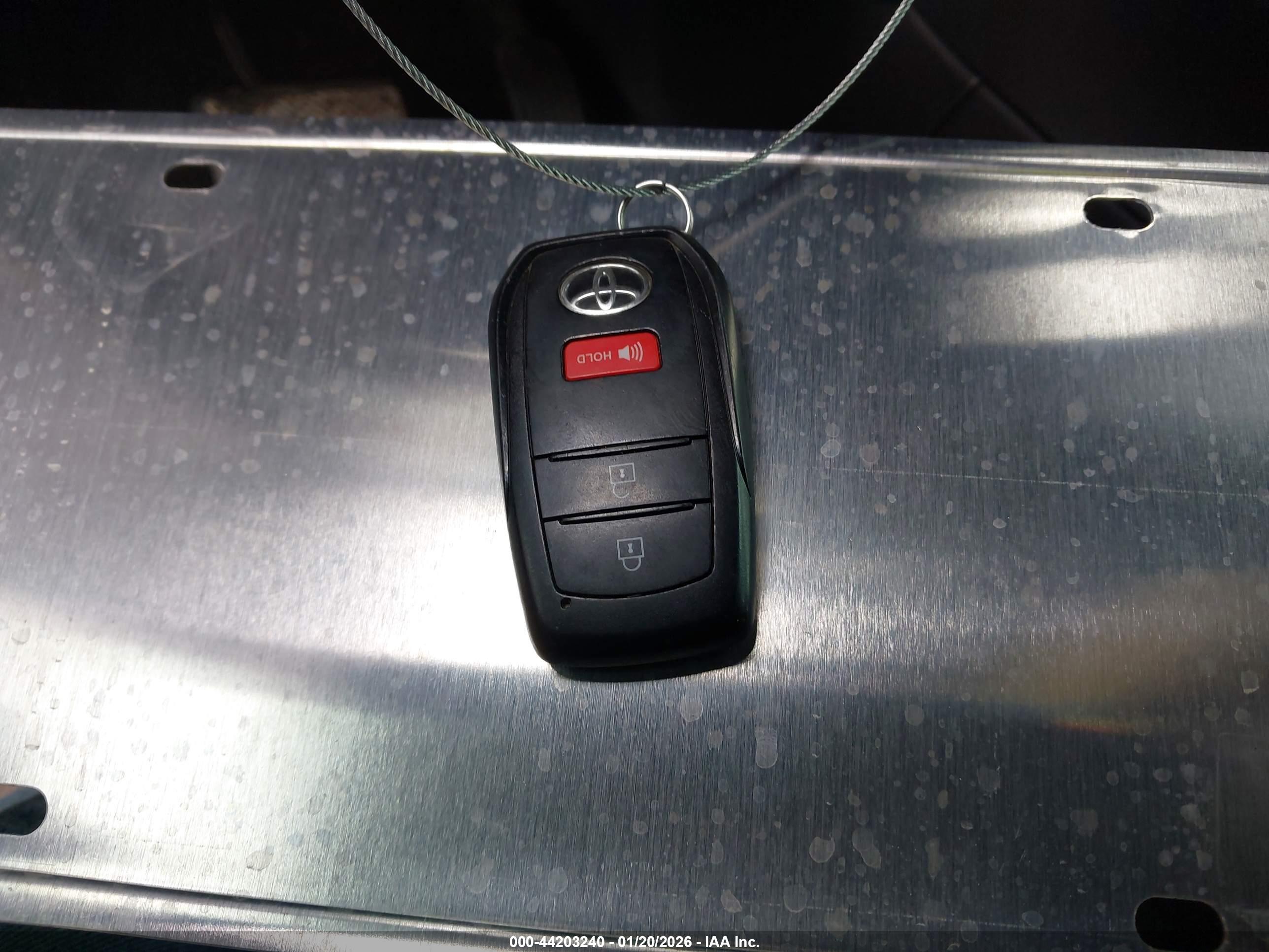 TOYOTA COROLLA image 11