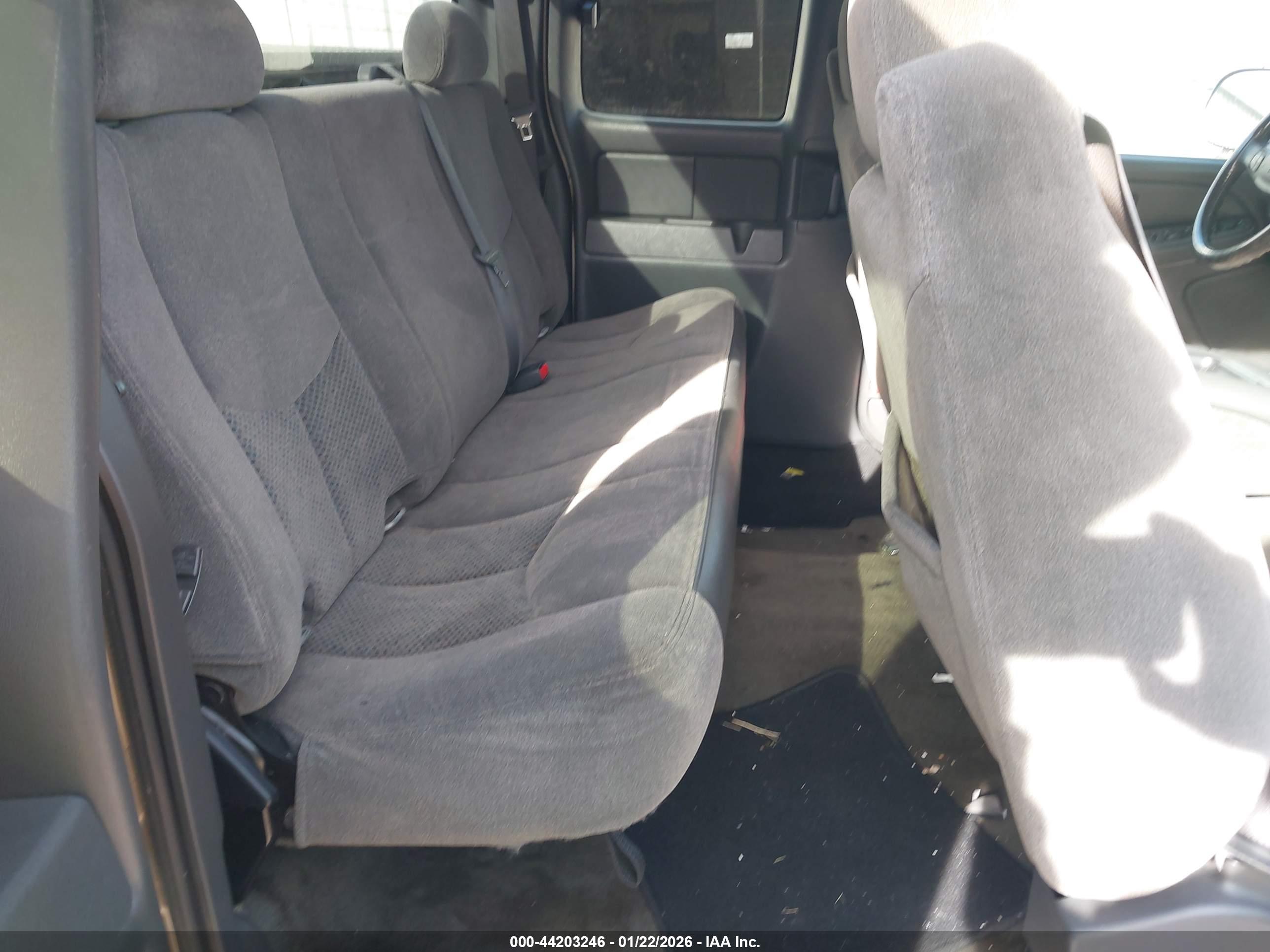 CHEVROLET SILVERADO image 8