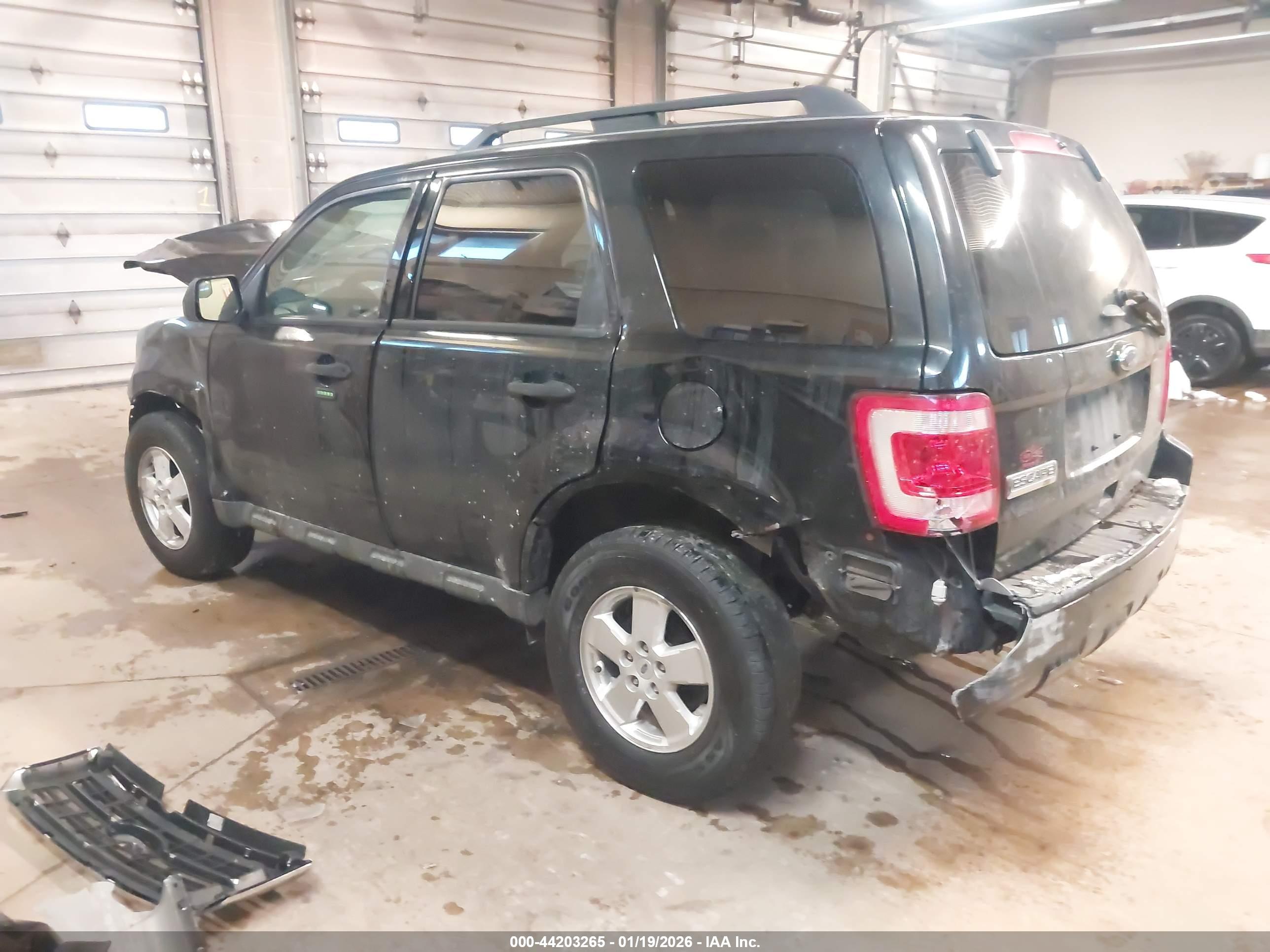 FORD ESCAPE image 3