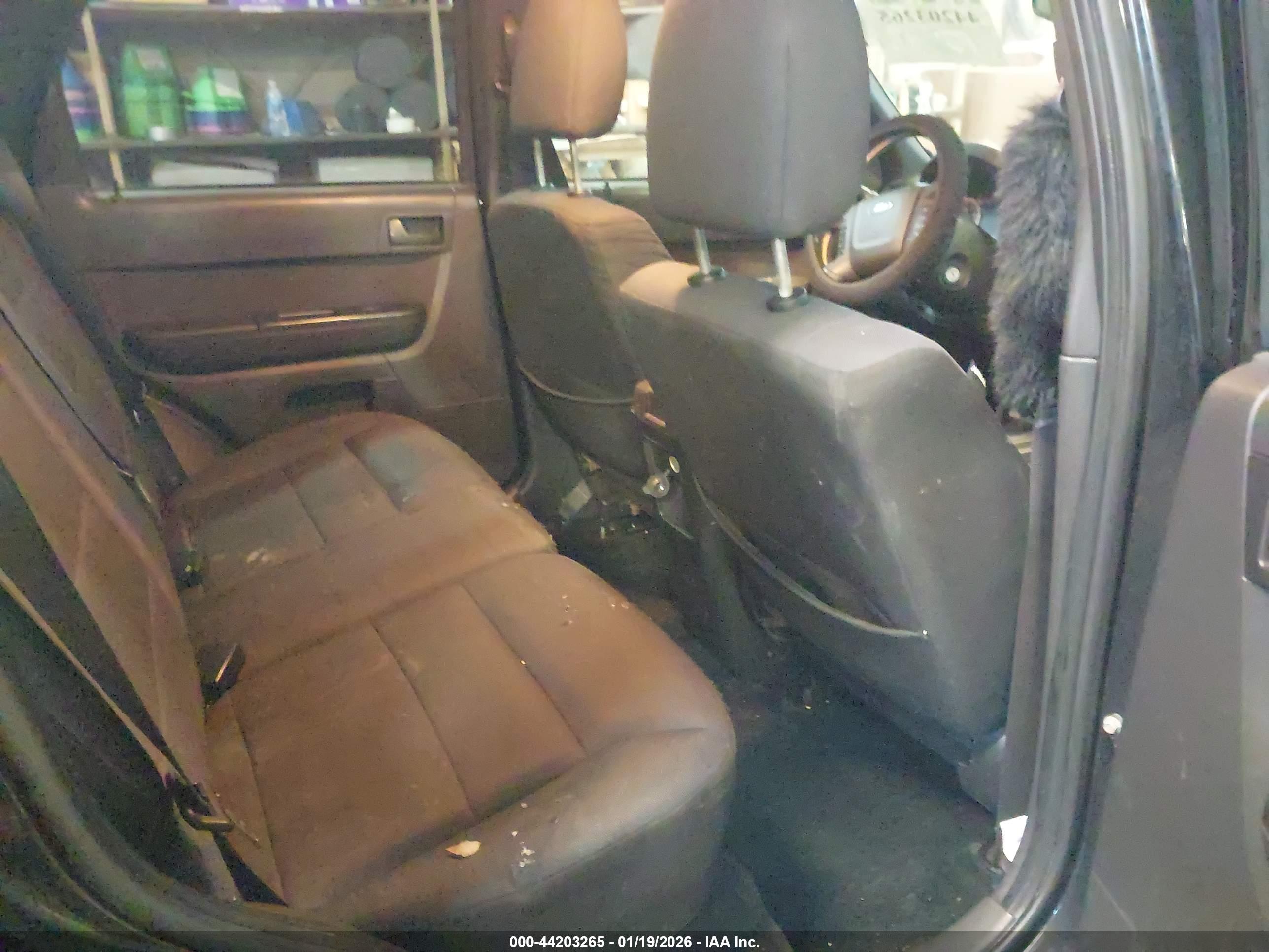 FORD ESCAPE image 8