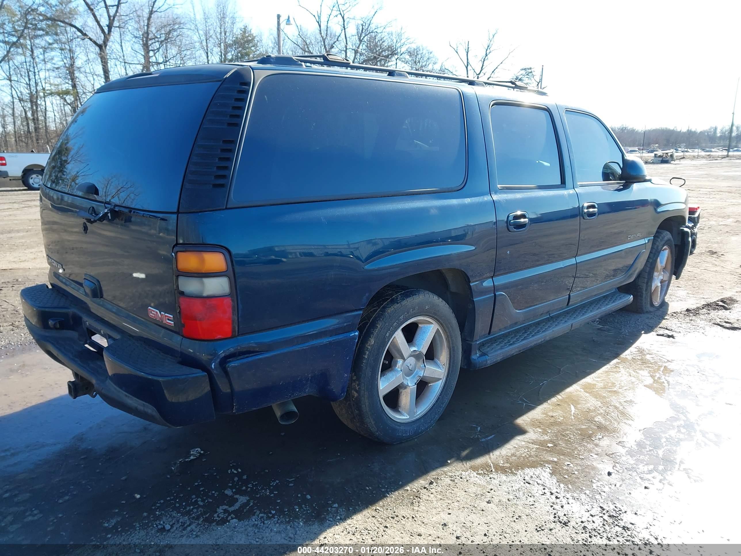 GMC YUKON image 4