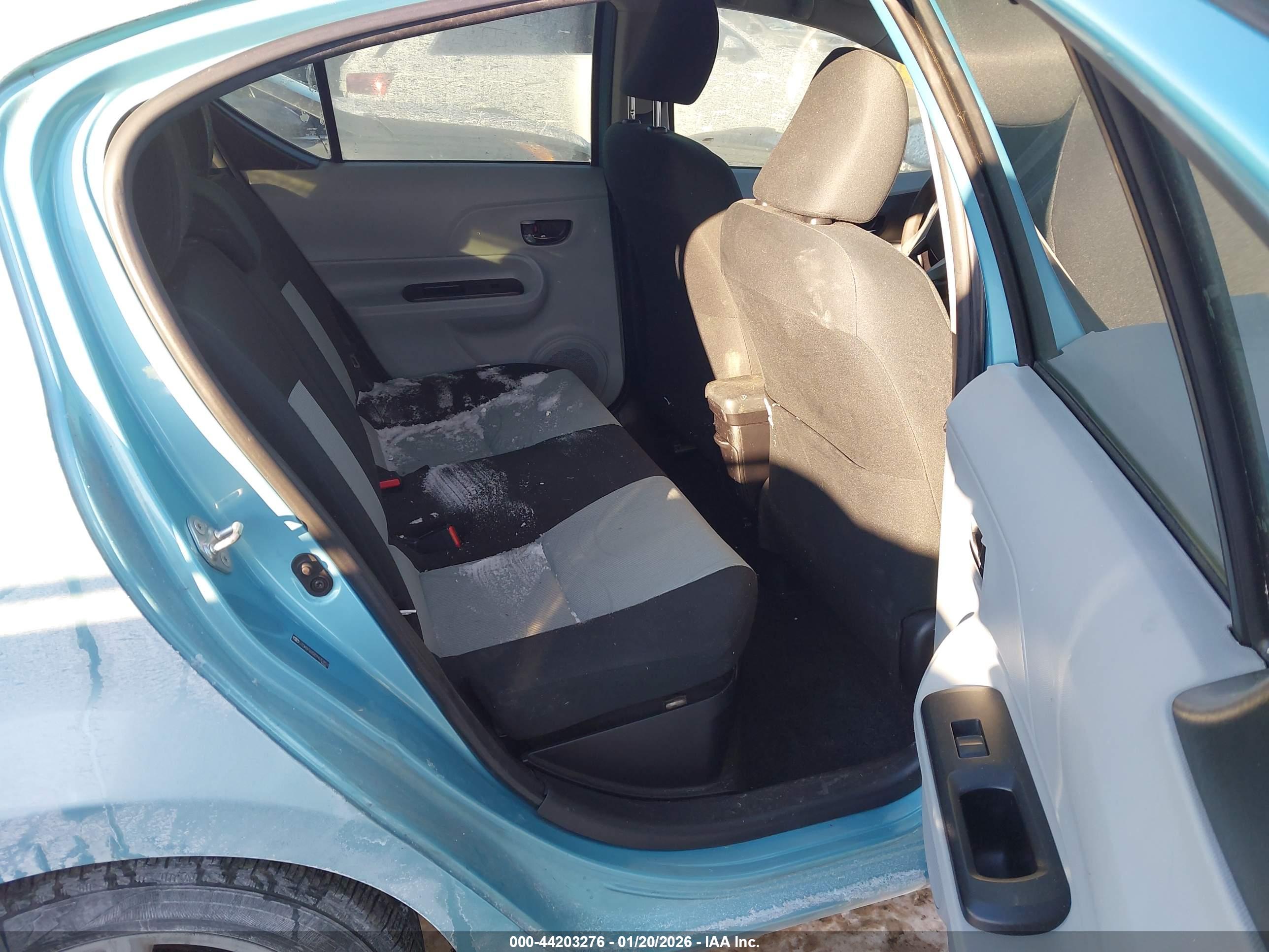 TOYOTA PRIUS image 8