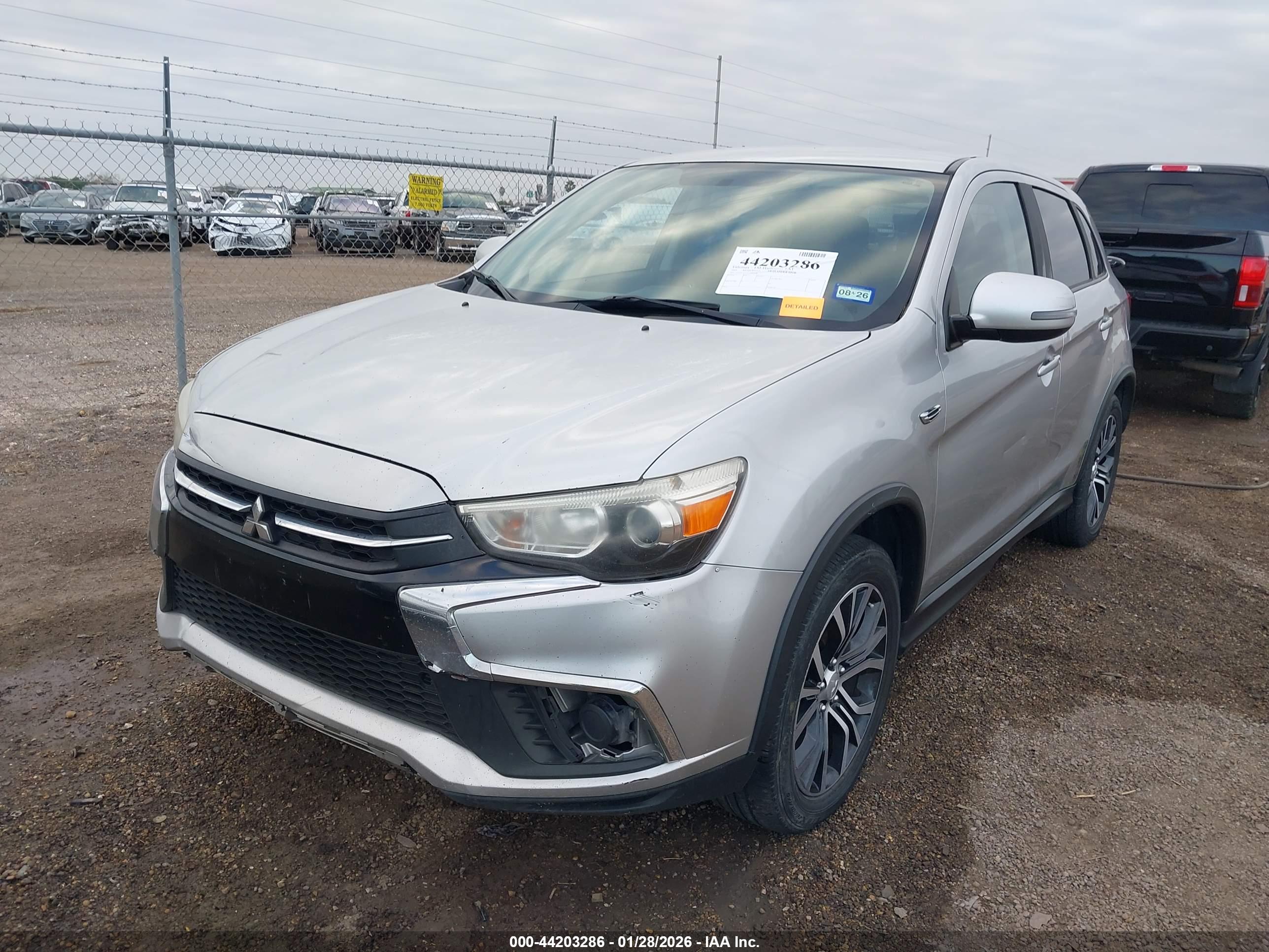 MITSUBISHI OUTLANDER image 6
