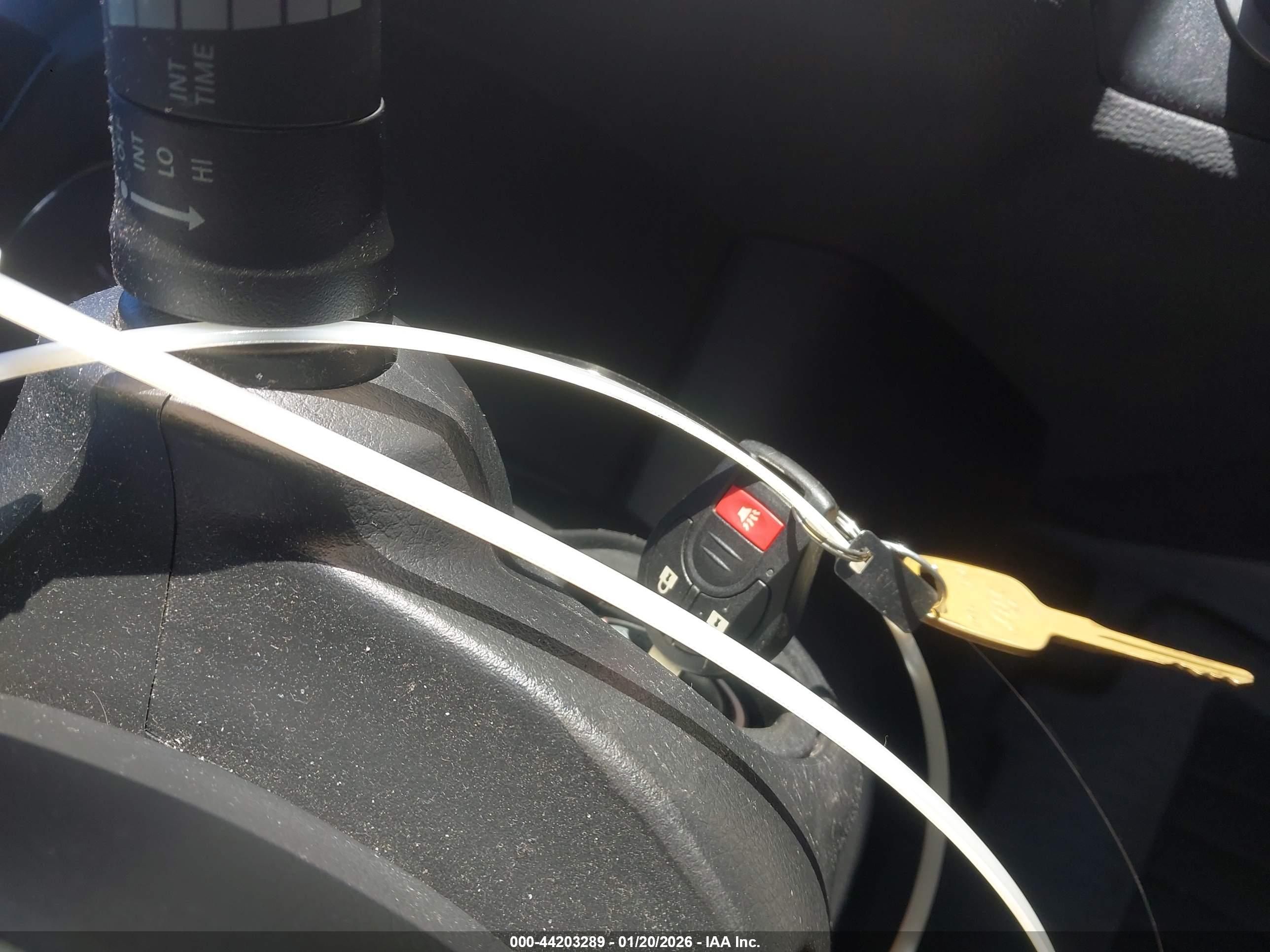 NISSAN ROGUE image 11
