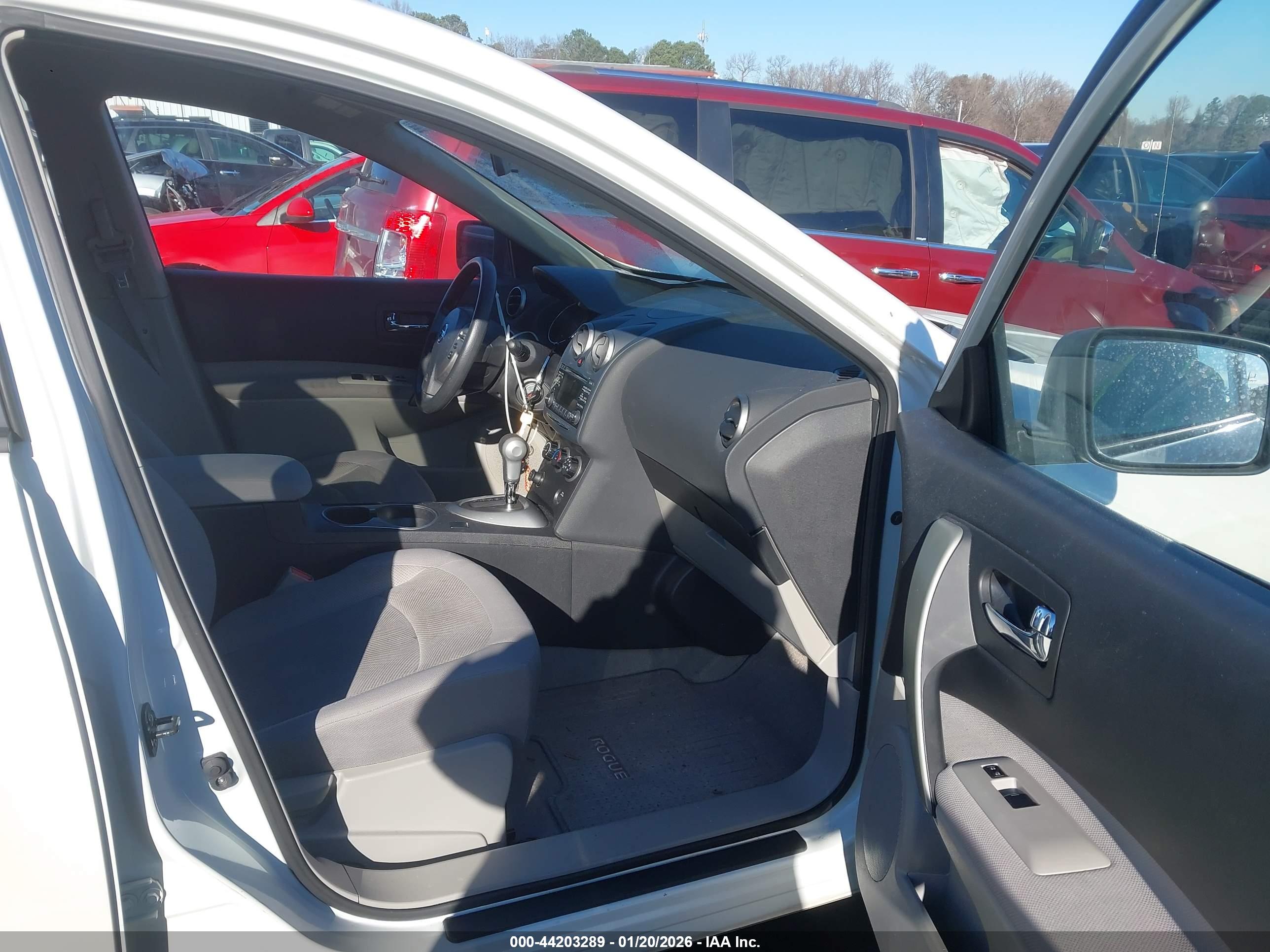 NISSAN ROGUE image 5