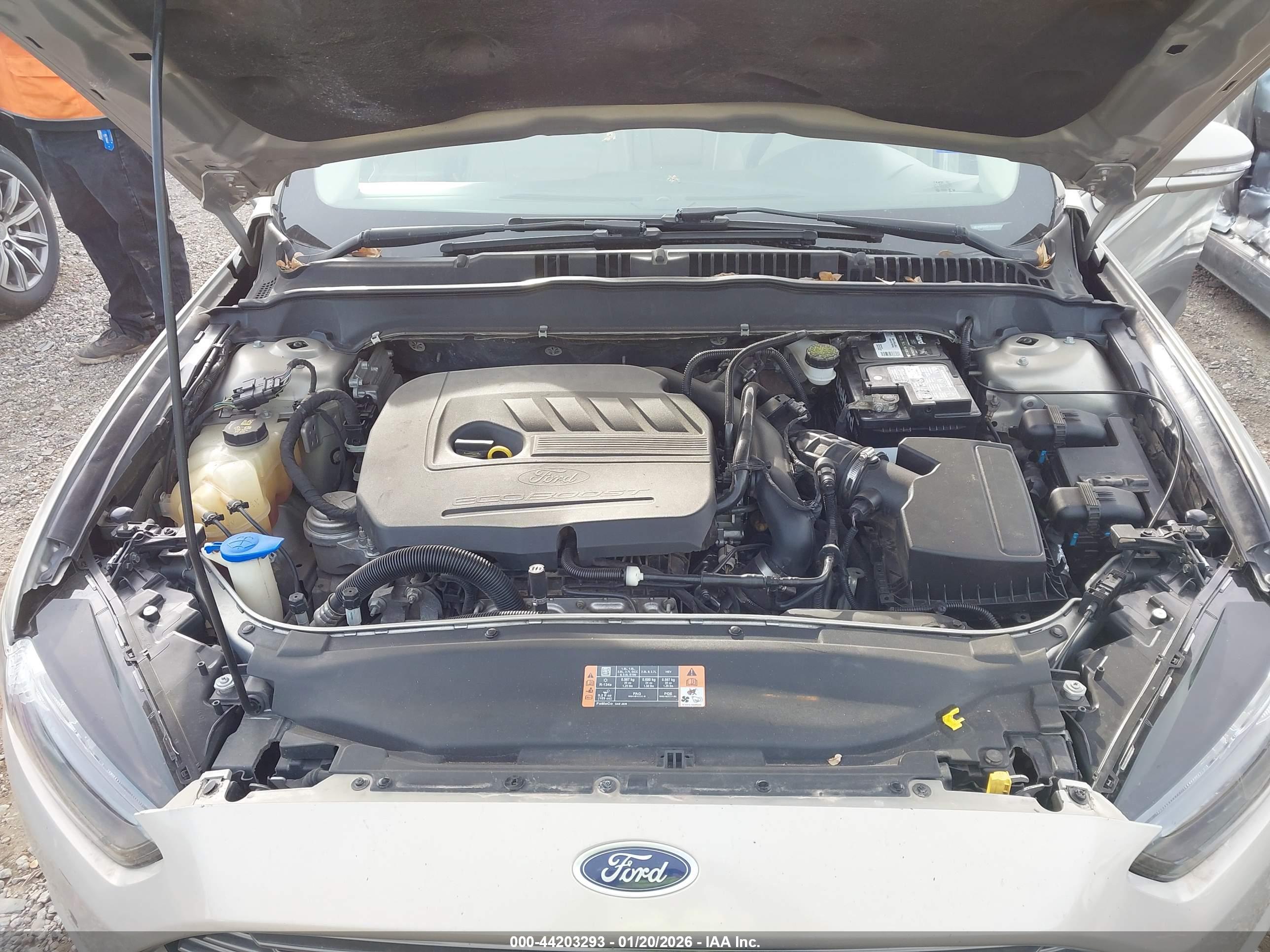 FORD FUSION image 10