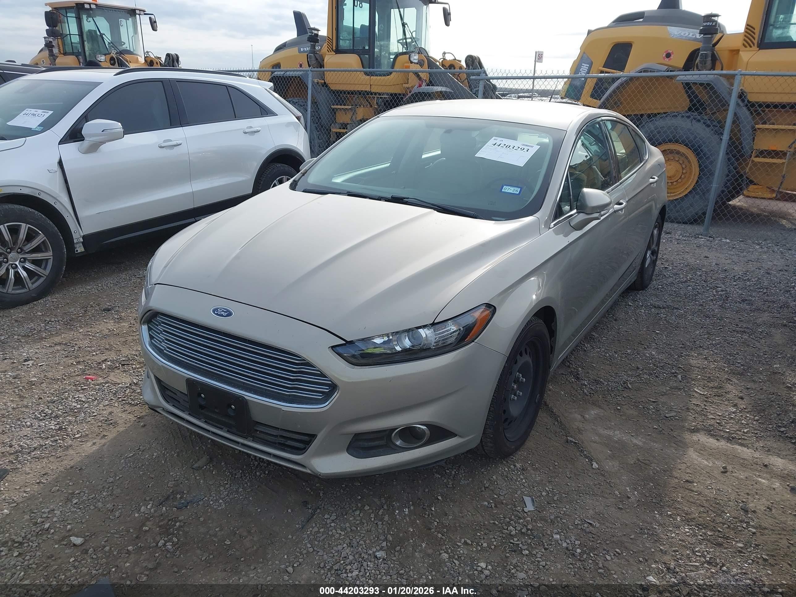 FORD FUSION image 2