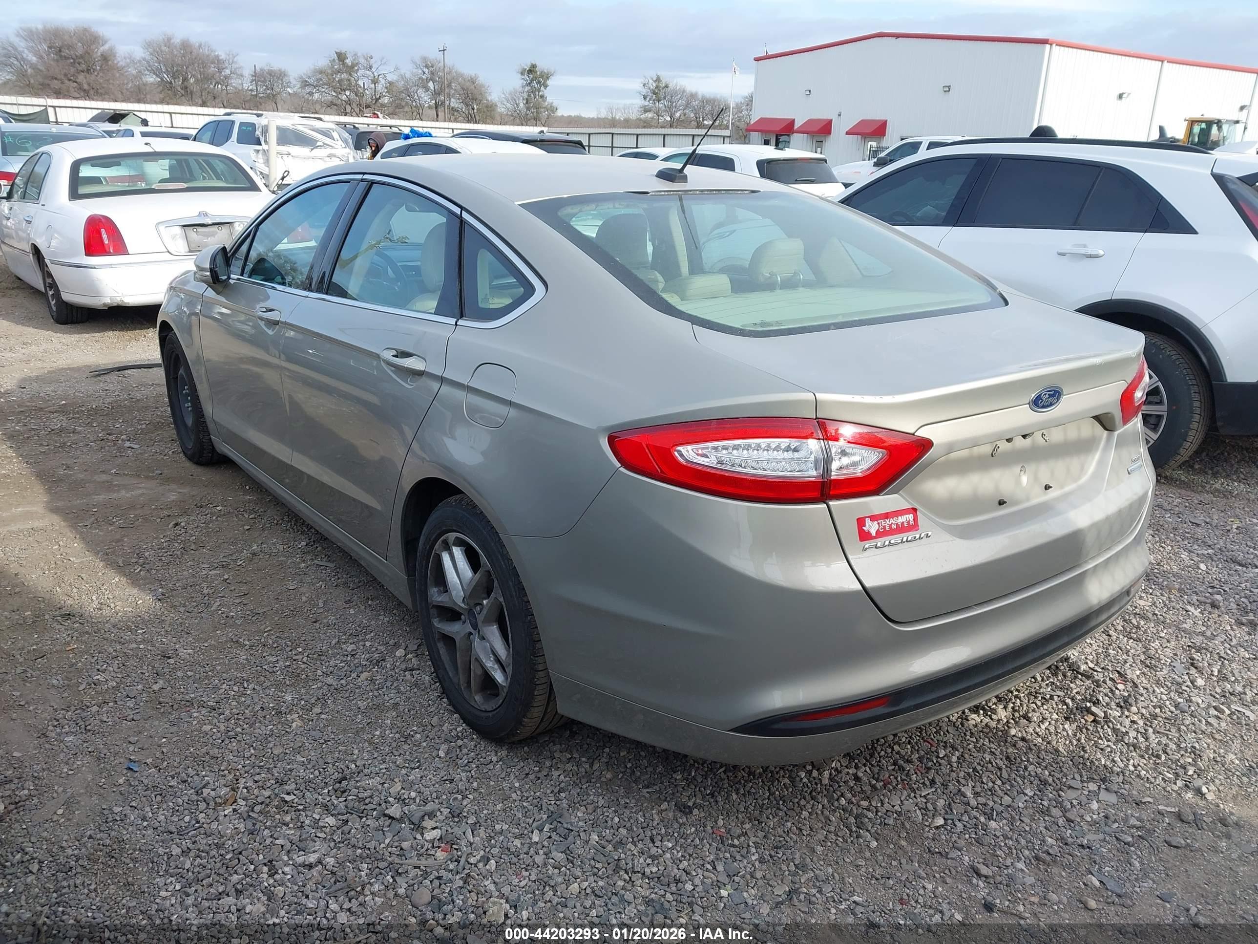 FORD FUSION image 3