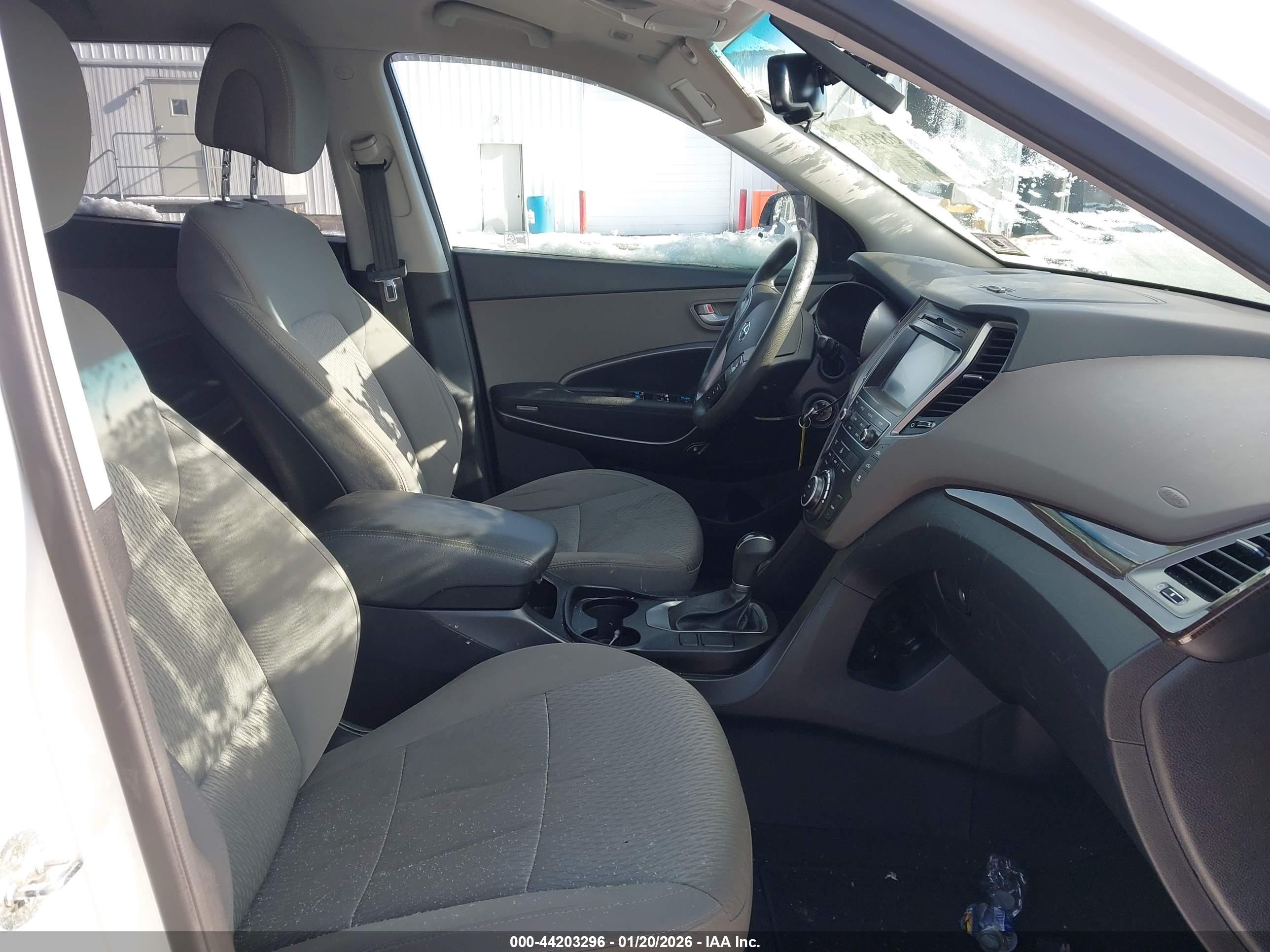 HYUNDAI SANTA image 5