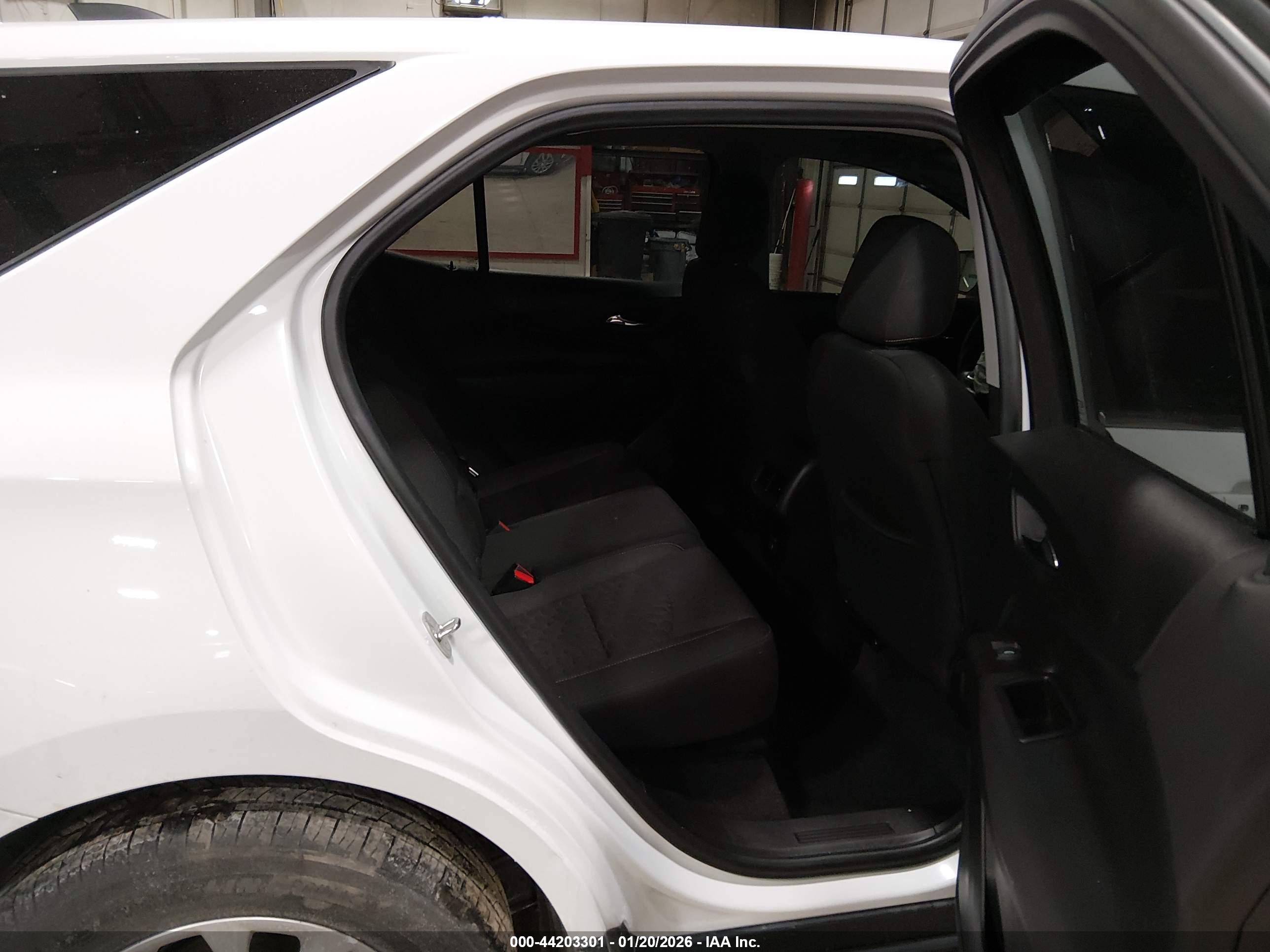 CHEVROLET EQUINOX image 8