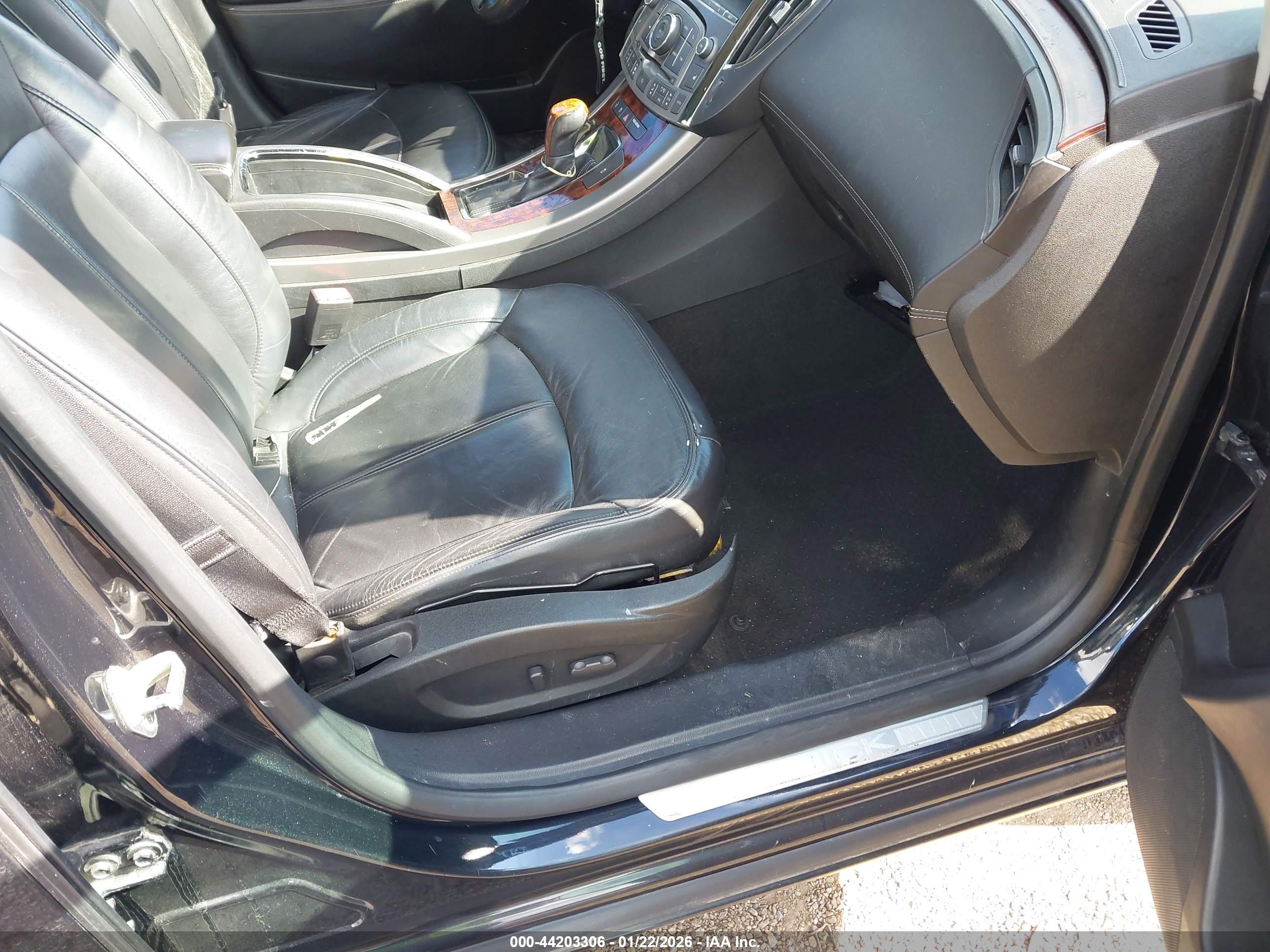 BUICK LACROSSE image 5