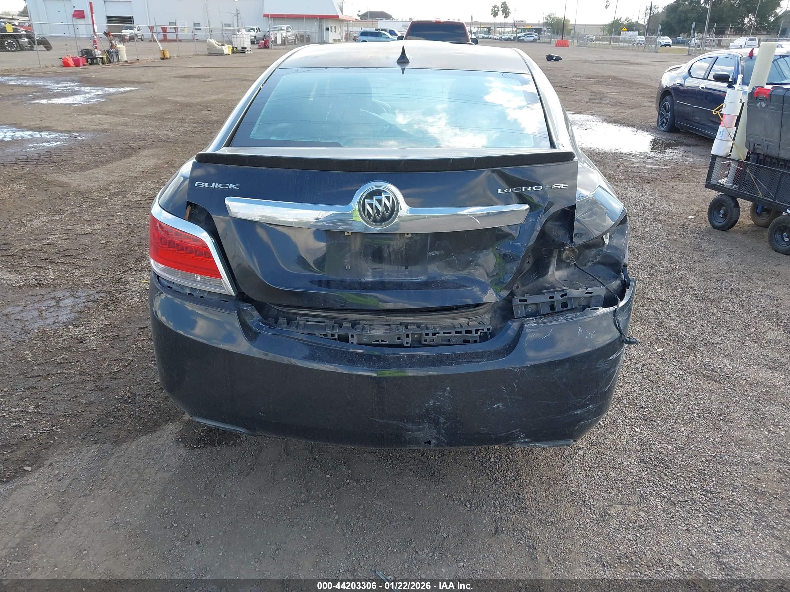 BUICK LACROSSE image 6