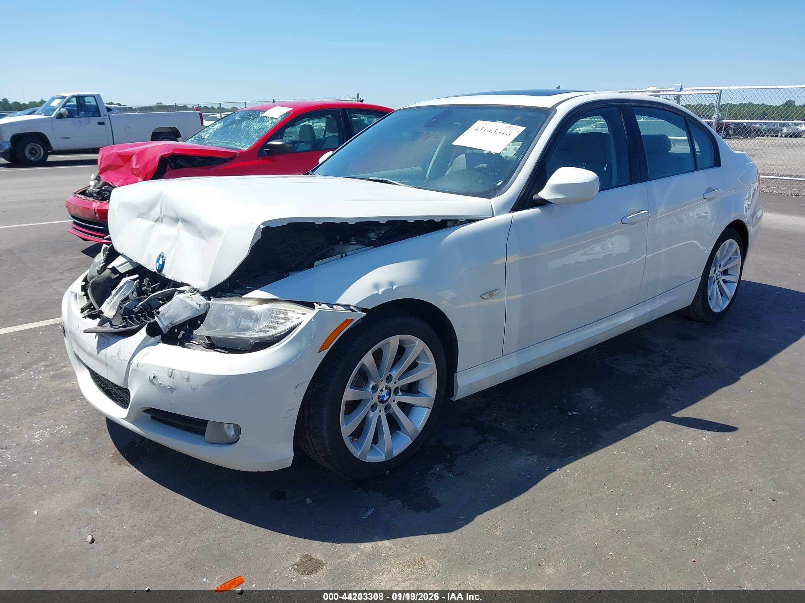 BMW 328I image 2