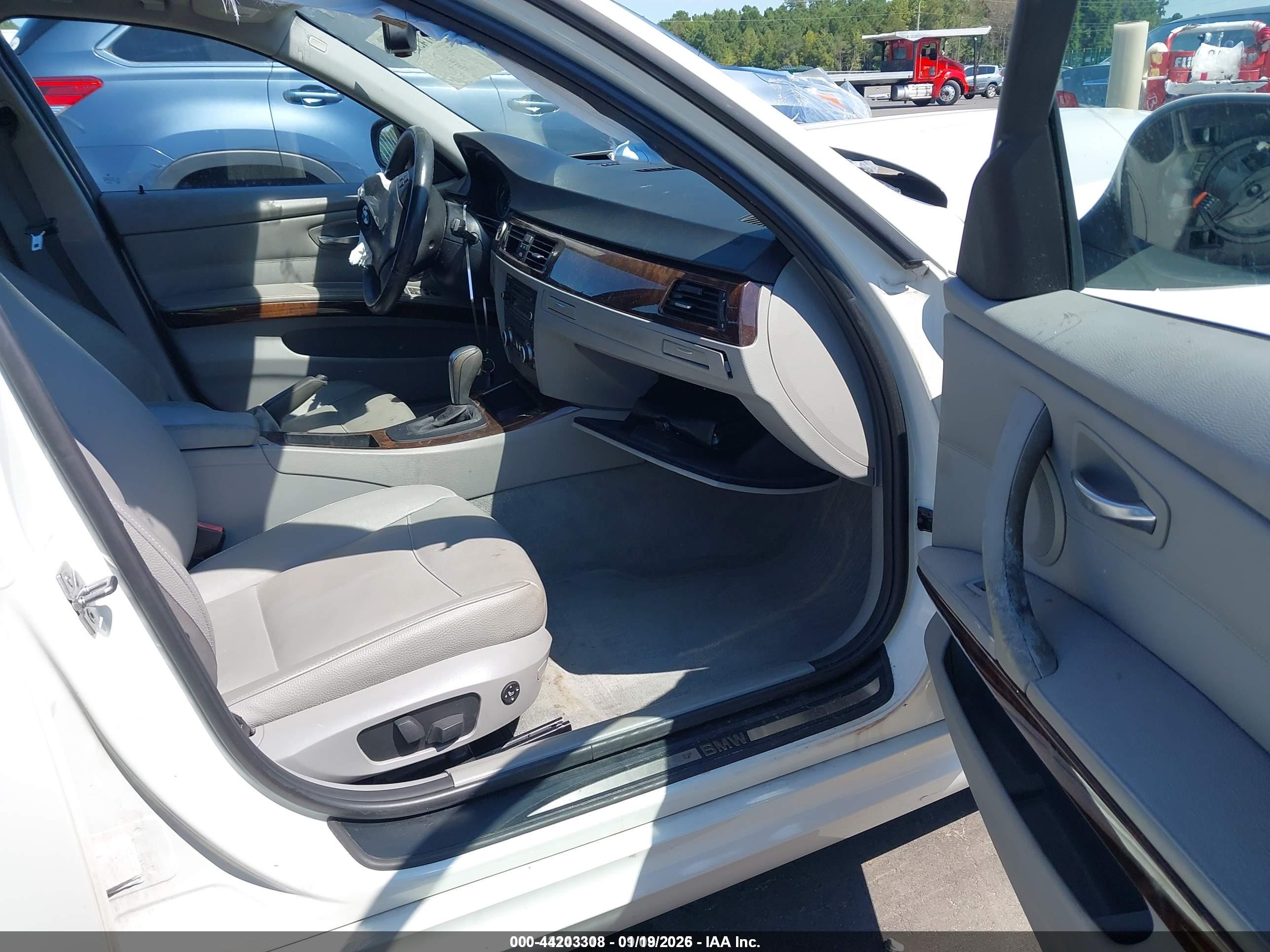 BMW 328I image 5