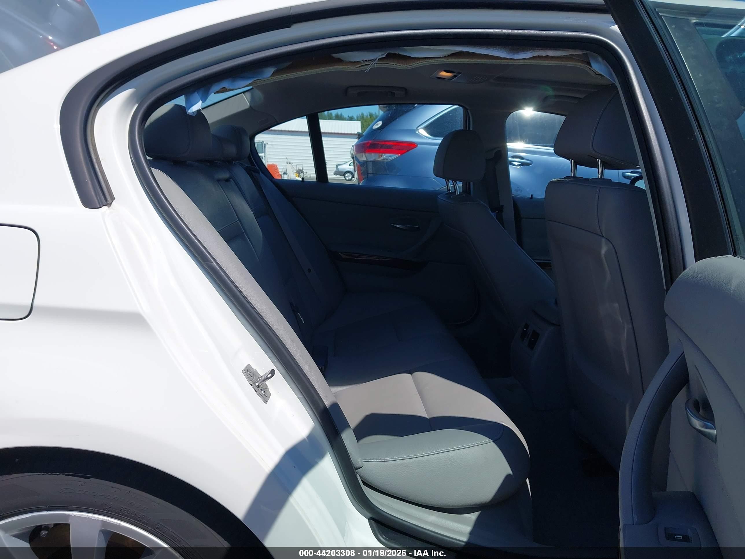 BMW 328I image 8
