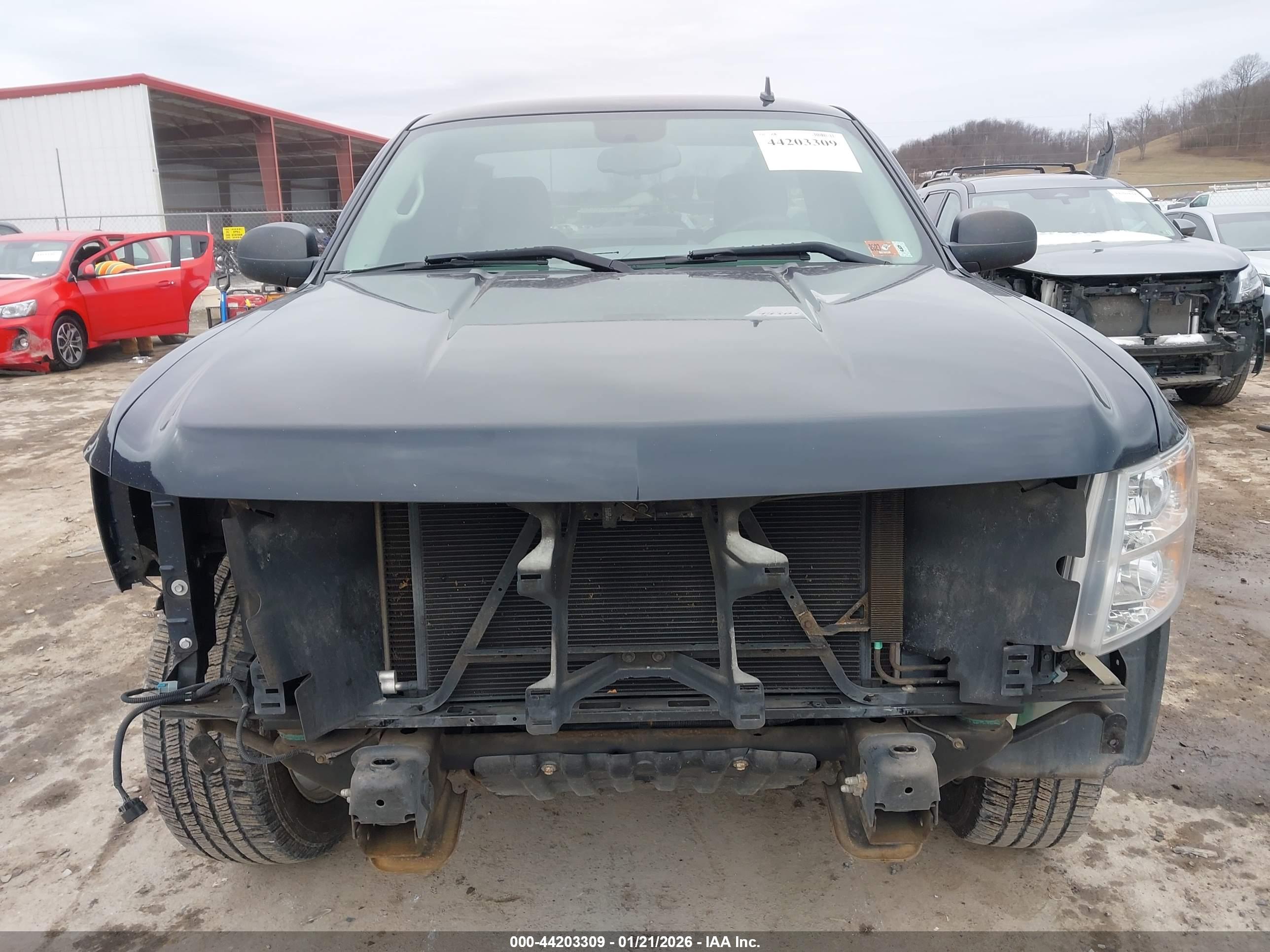 CHEVROLET SILVERADO image 6