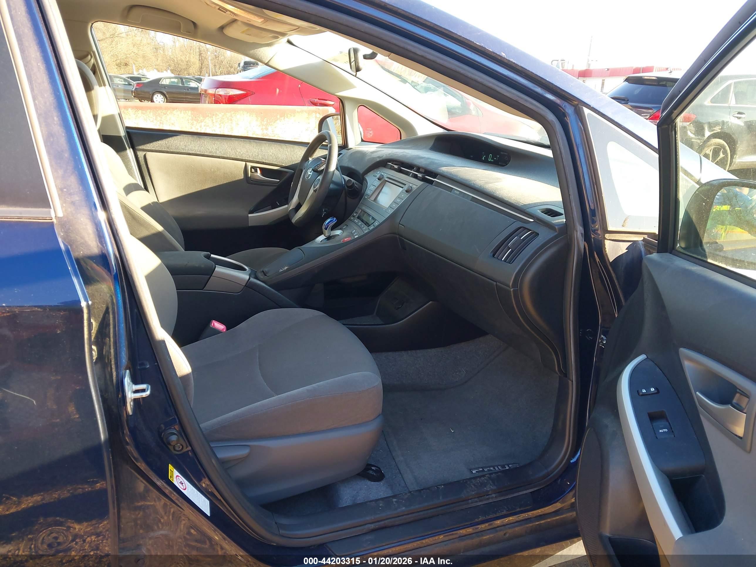 TOYOTA PRIUS image 5