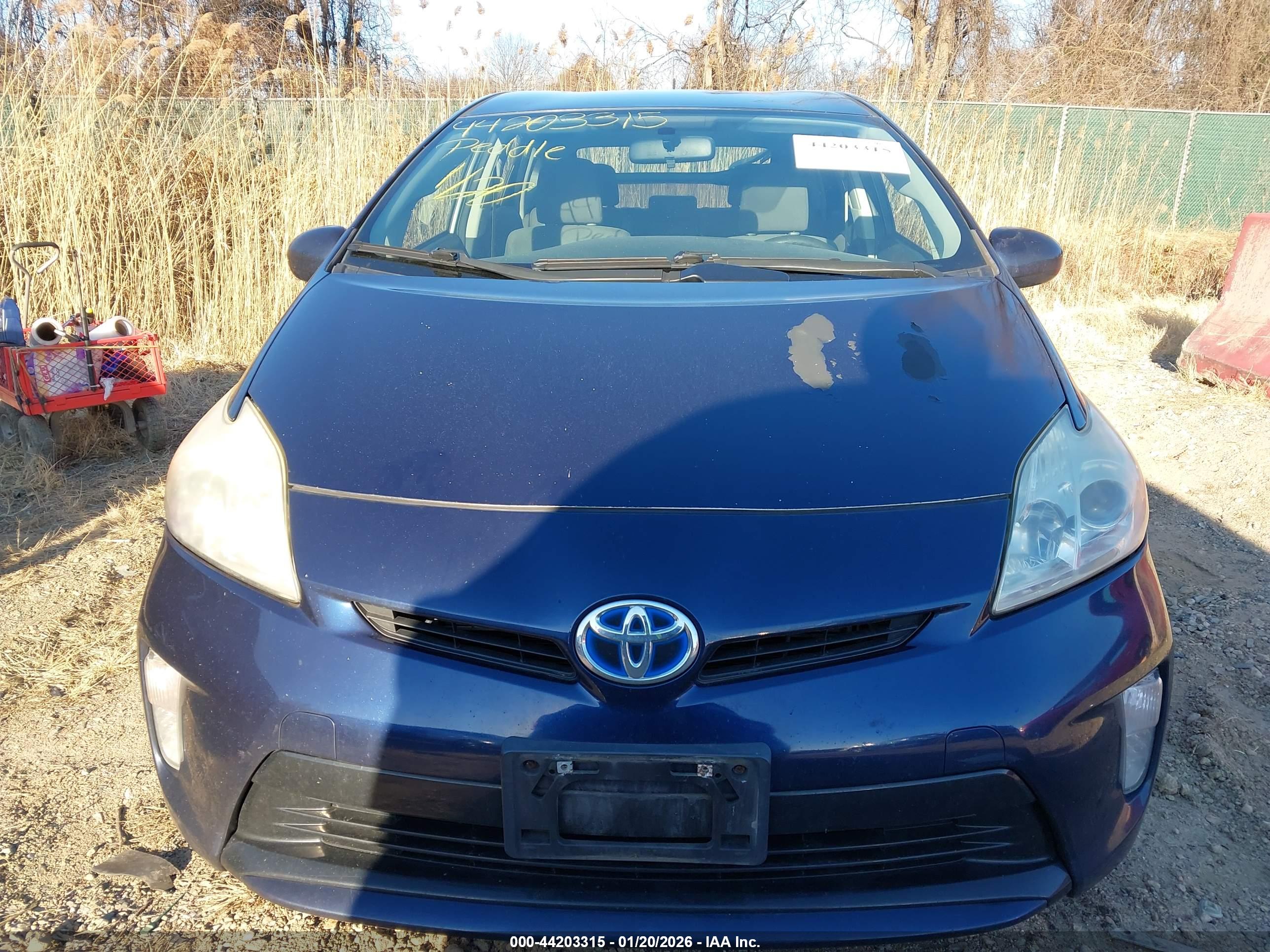 TOYOTA PRIUS image 6