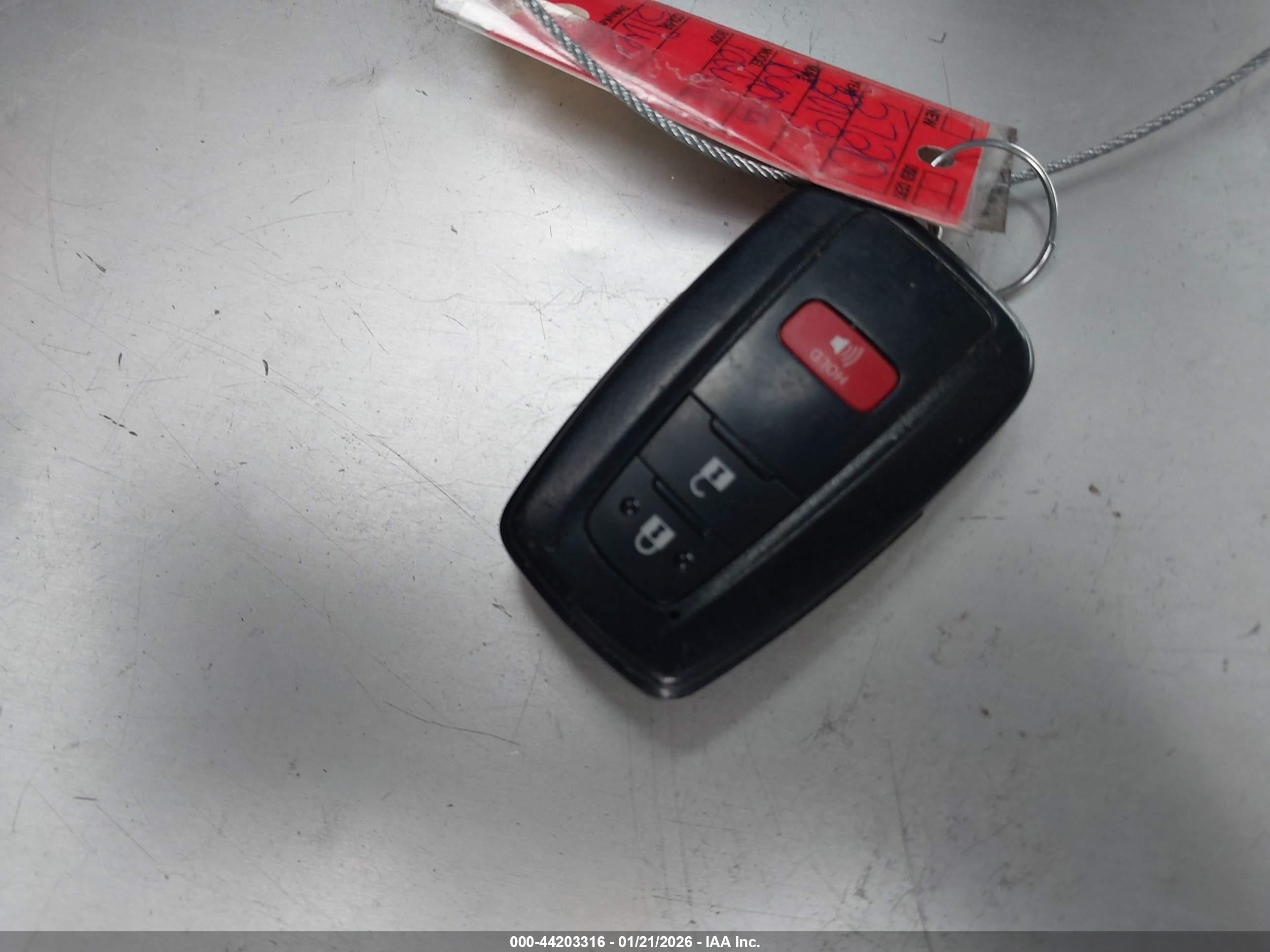 TOYOTA RAV4 image 11