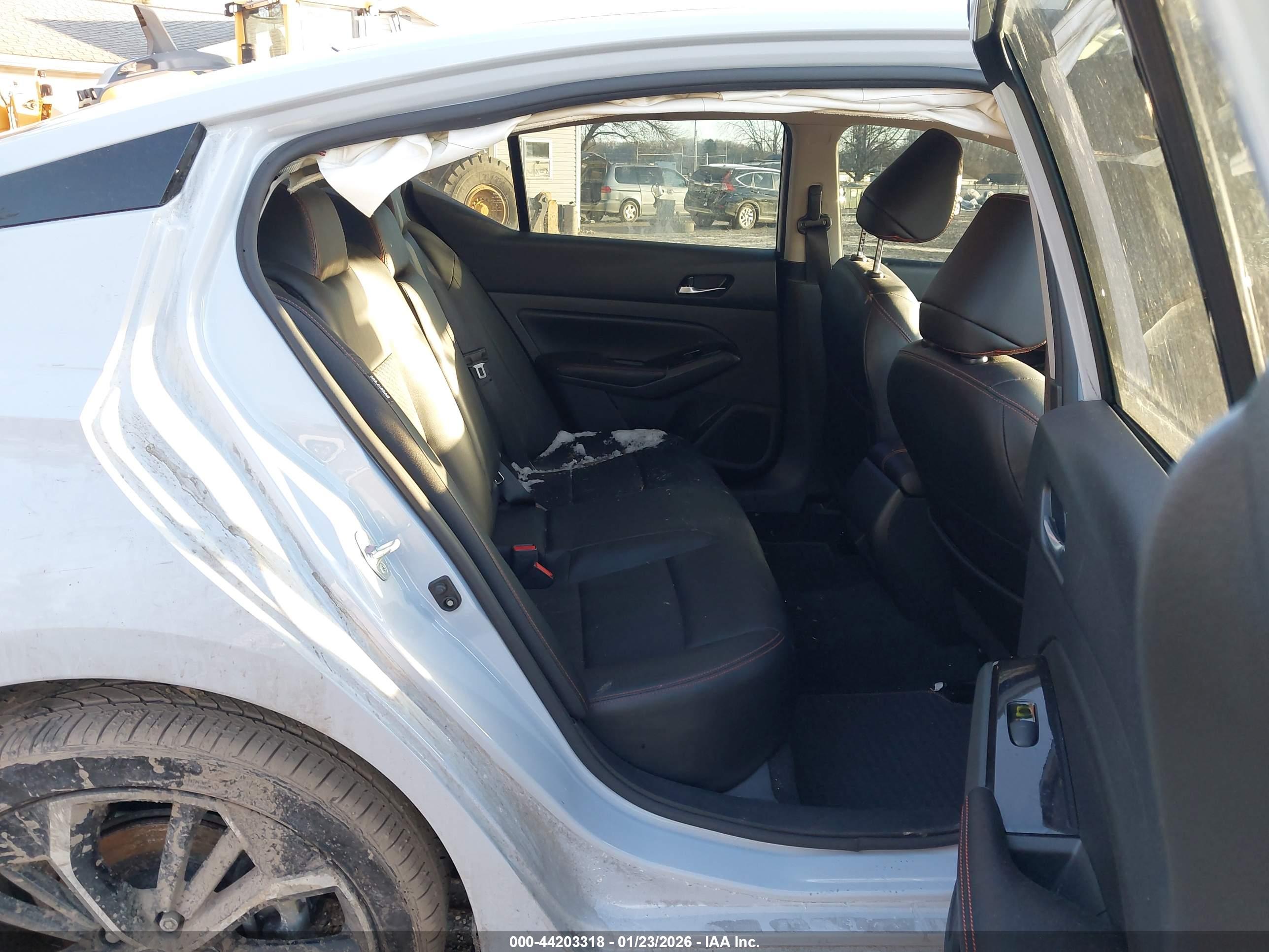 NISSAN ALTIMA image 8