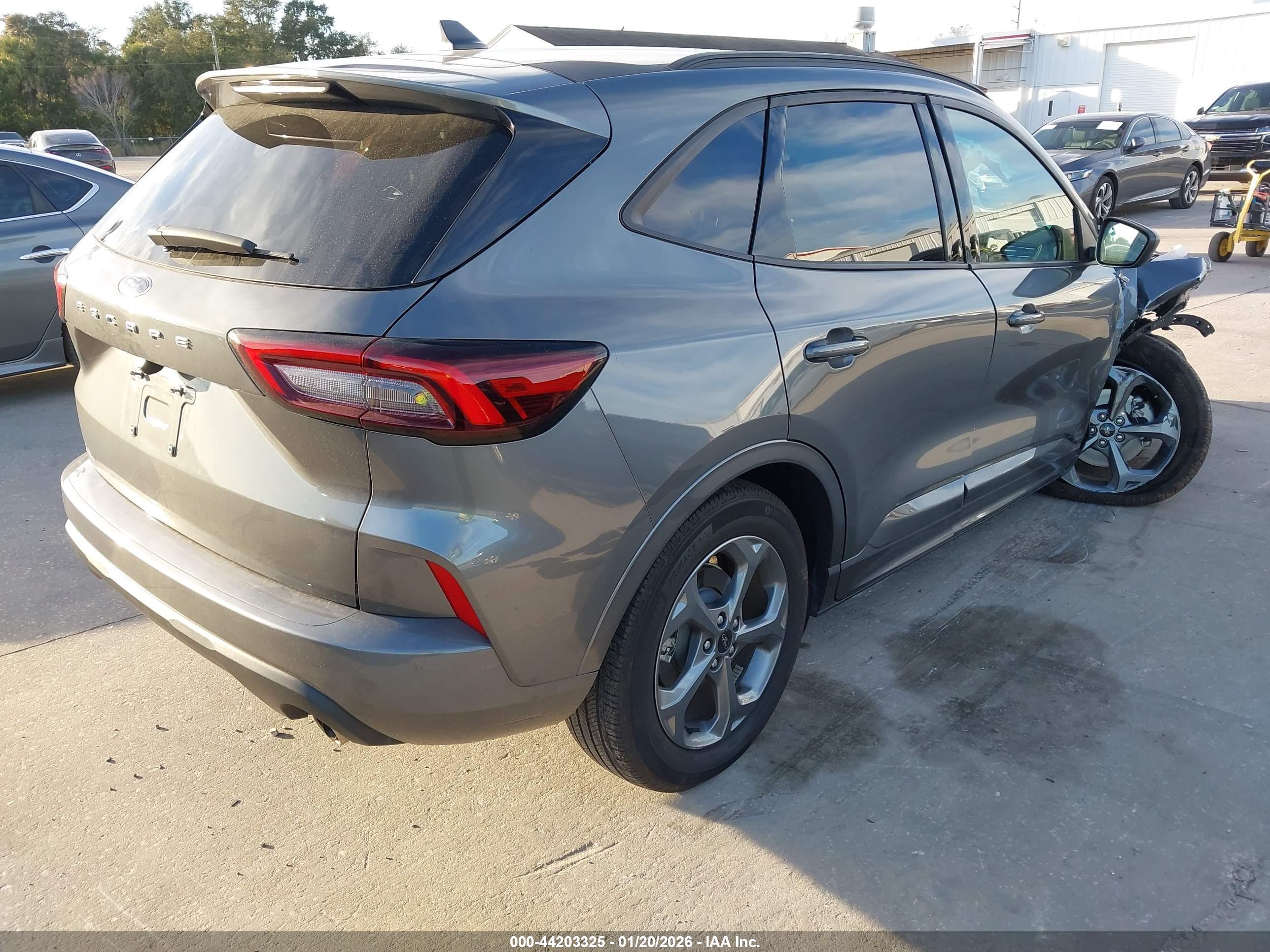 FORD ESCAPE image 4