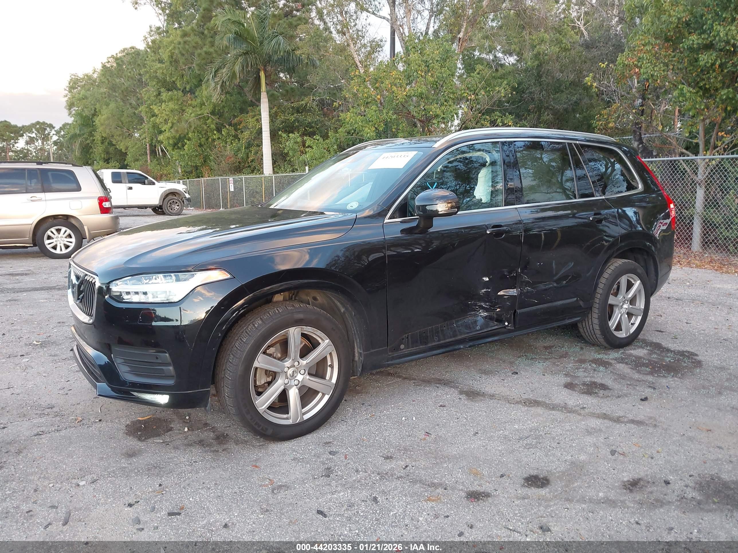 VOLVO XC90 image 6