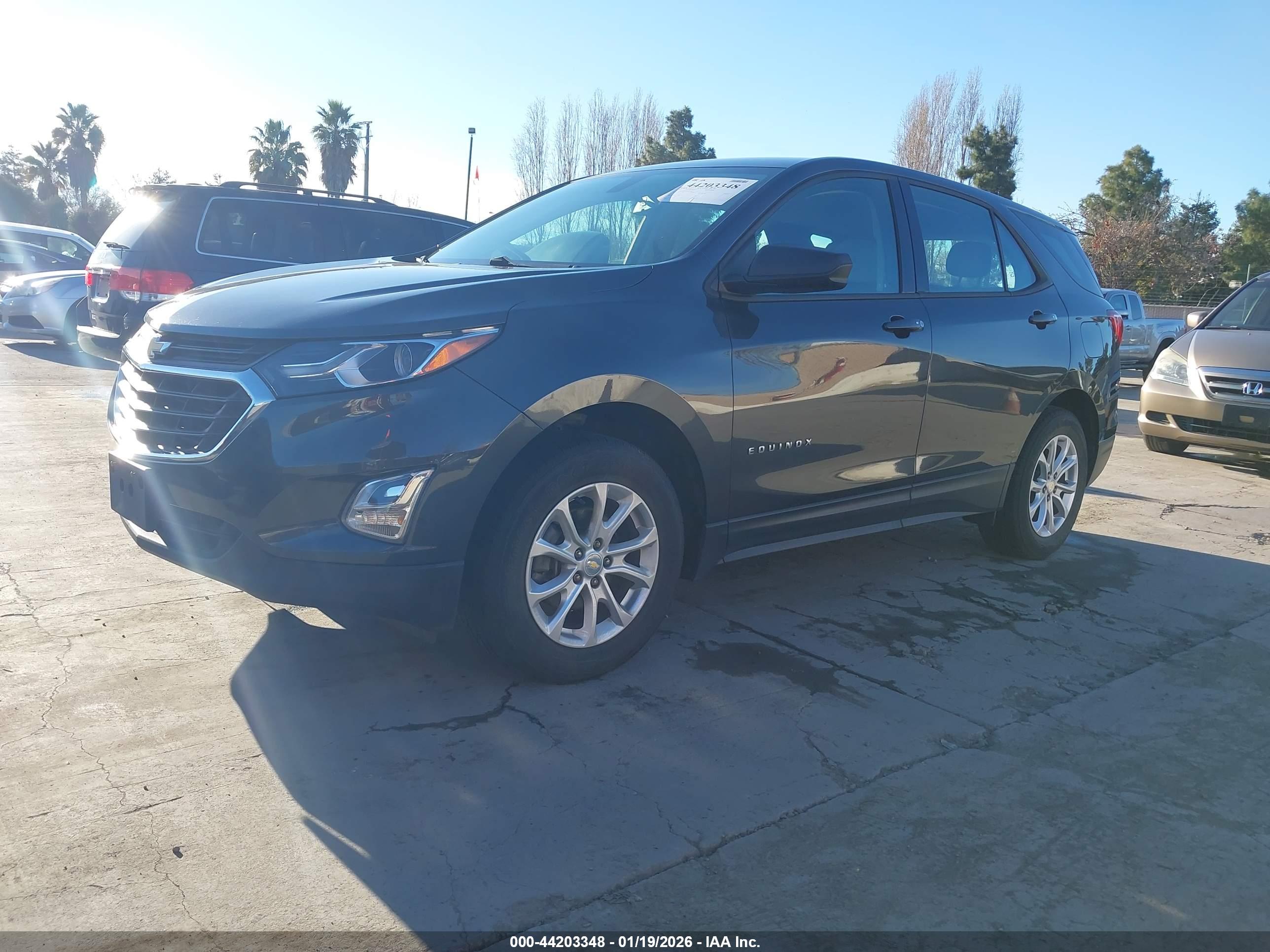 CHEVROLET EQUINOX image 2