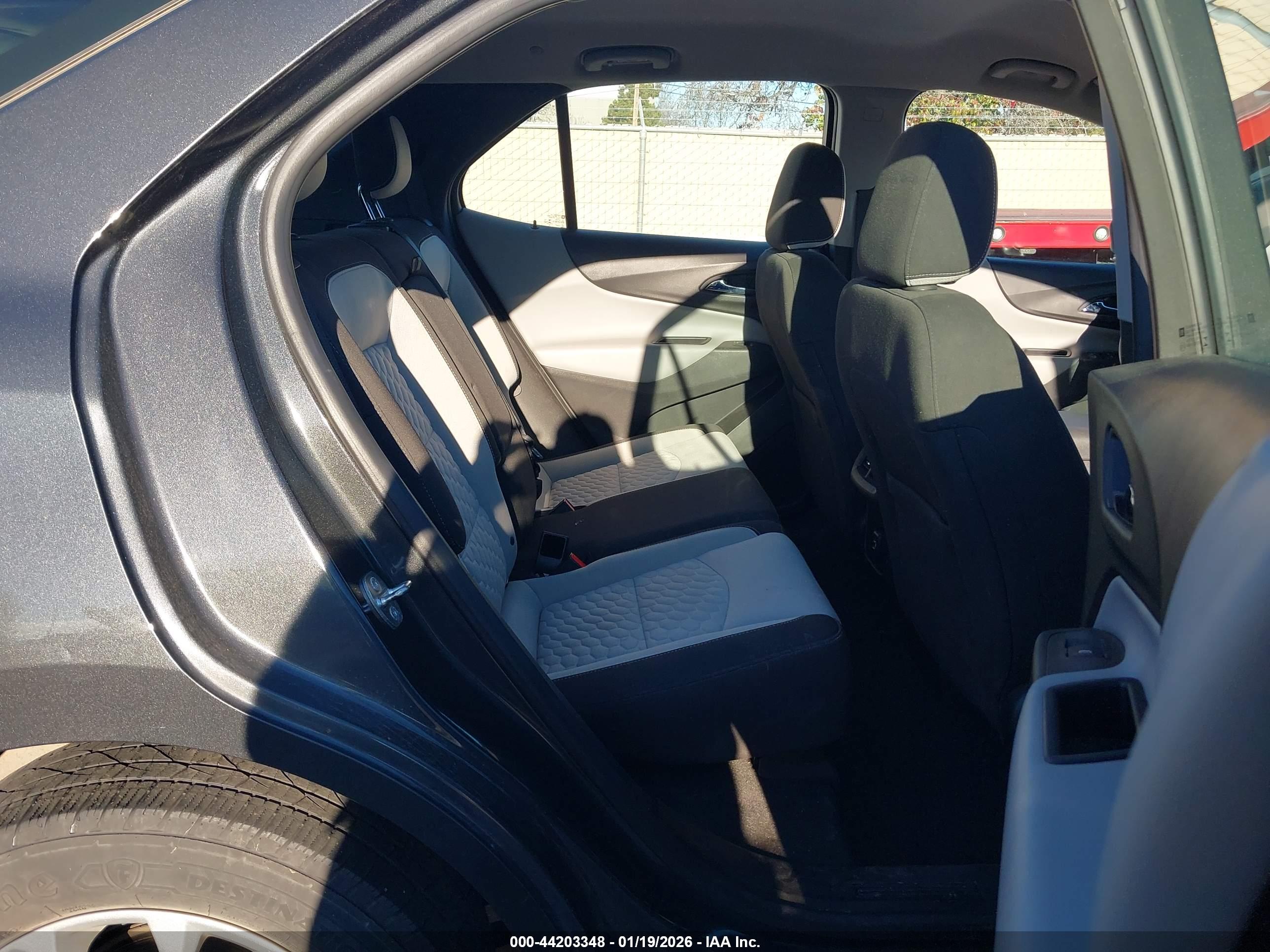 CHEVROLET EQUINOX image 8