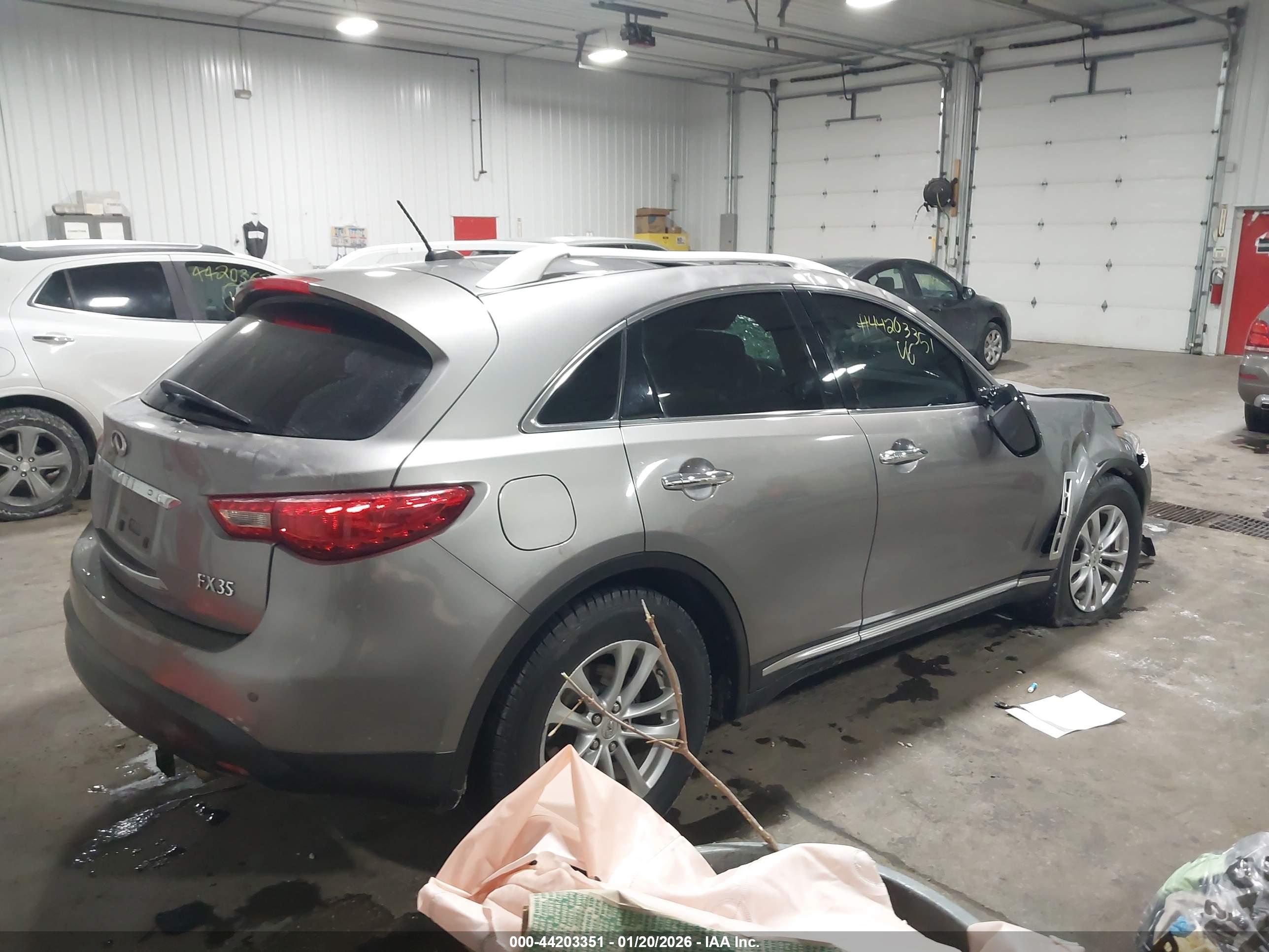 INFINITI FX35 image 4
