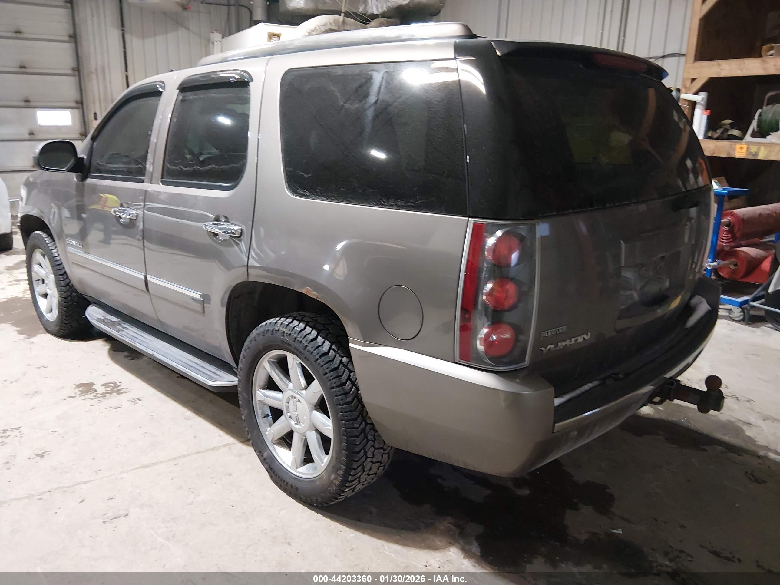 GMC YUKON image 3