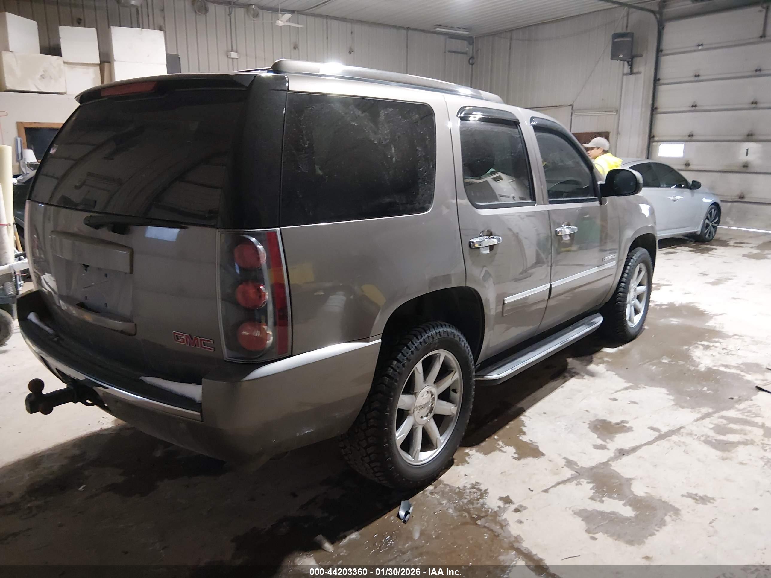 GMC YUKON image 4
