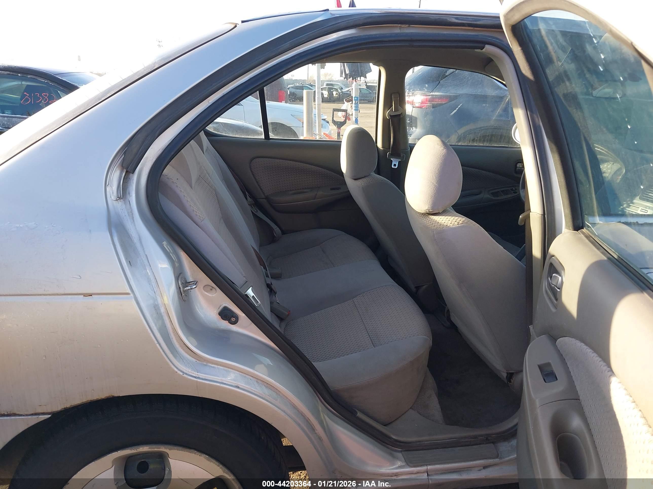 NISSAN SENTRA image 8