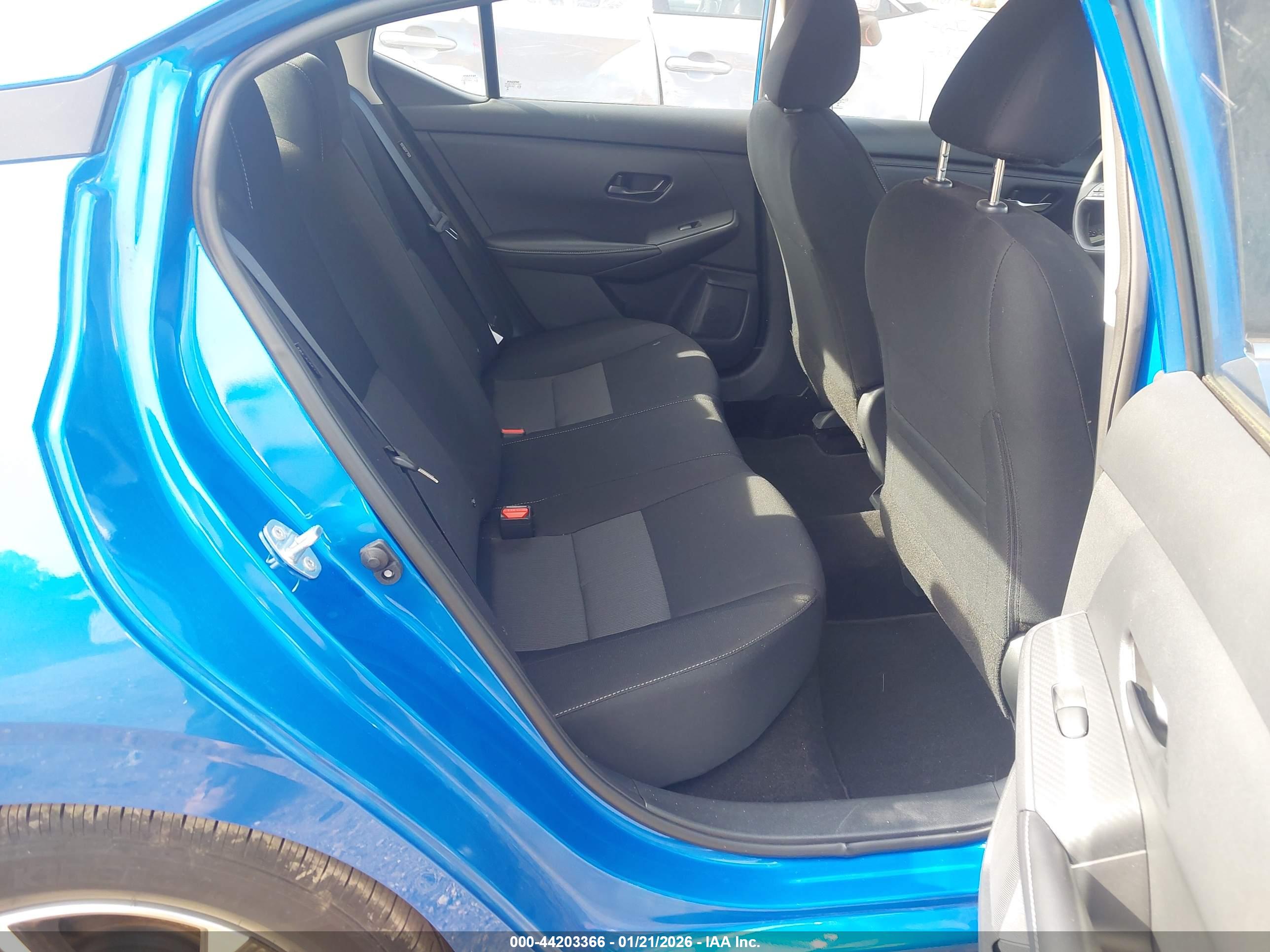 NISSAN SENTRA image 8